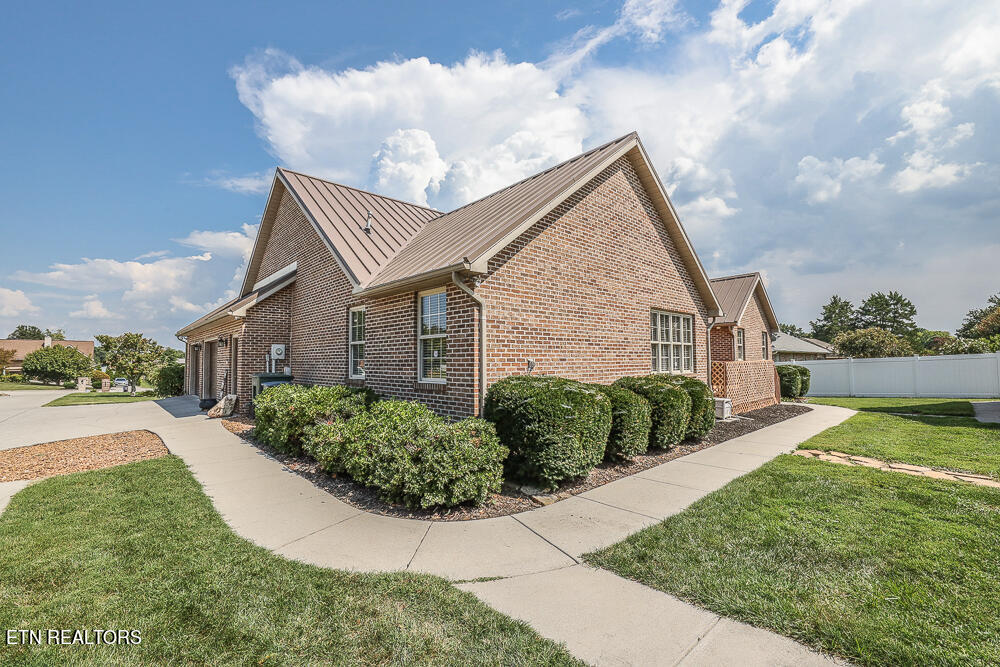 529 Sweet Briar Drive