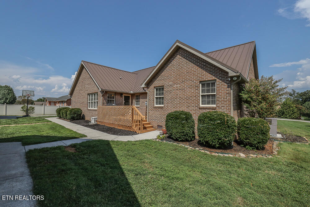 529 Sweet Briar Drive