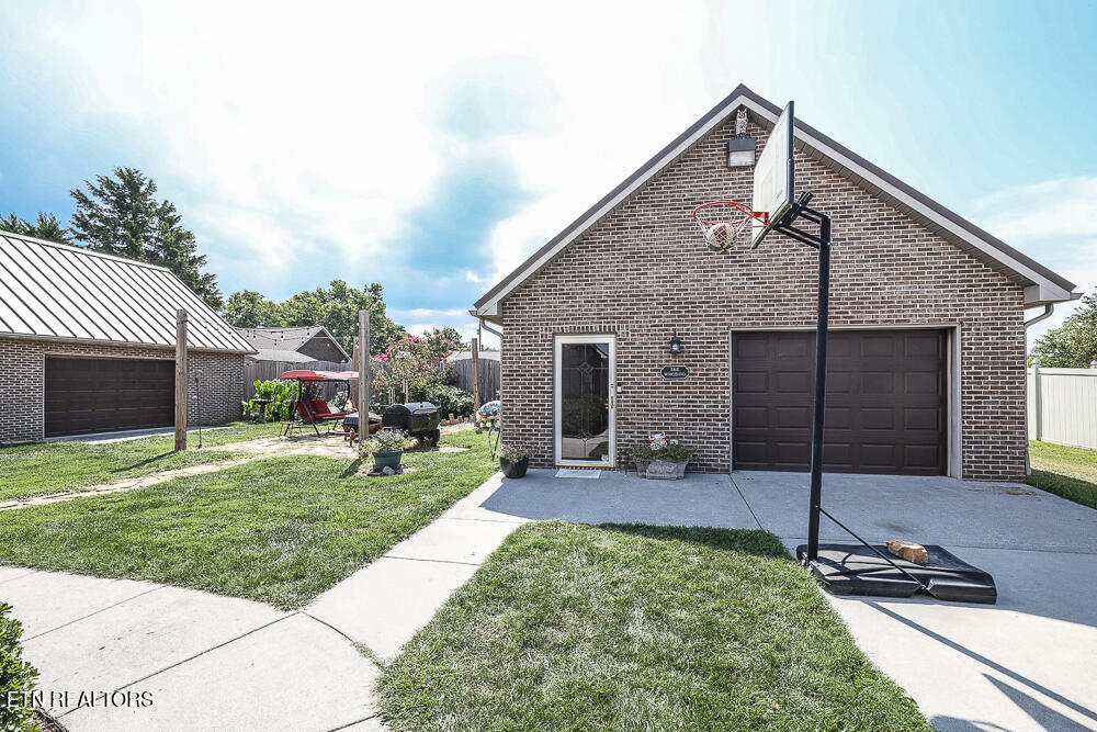 529 Sweet Briar Drive