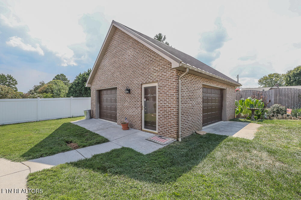 529 Sweet Briar Drive