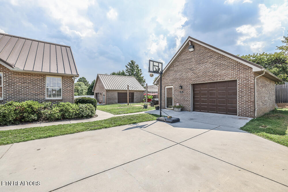 529 Sweet Briar Drive