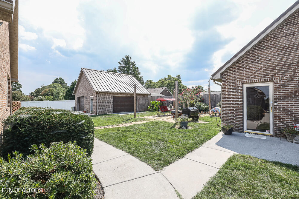 529 Sweet Briar Drive