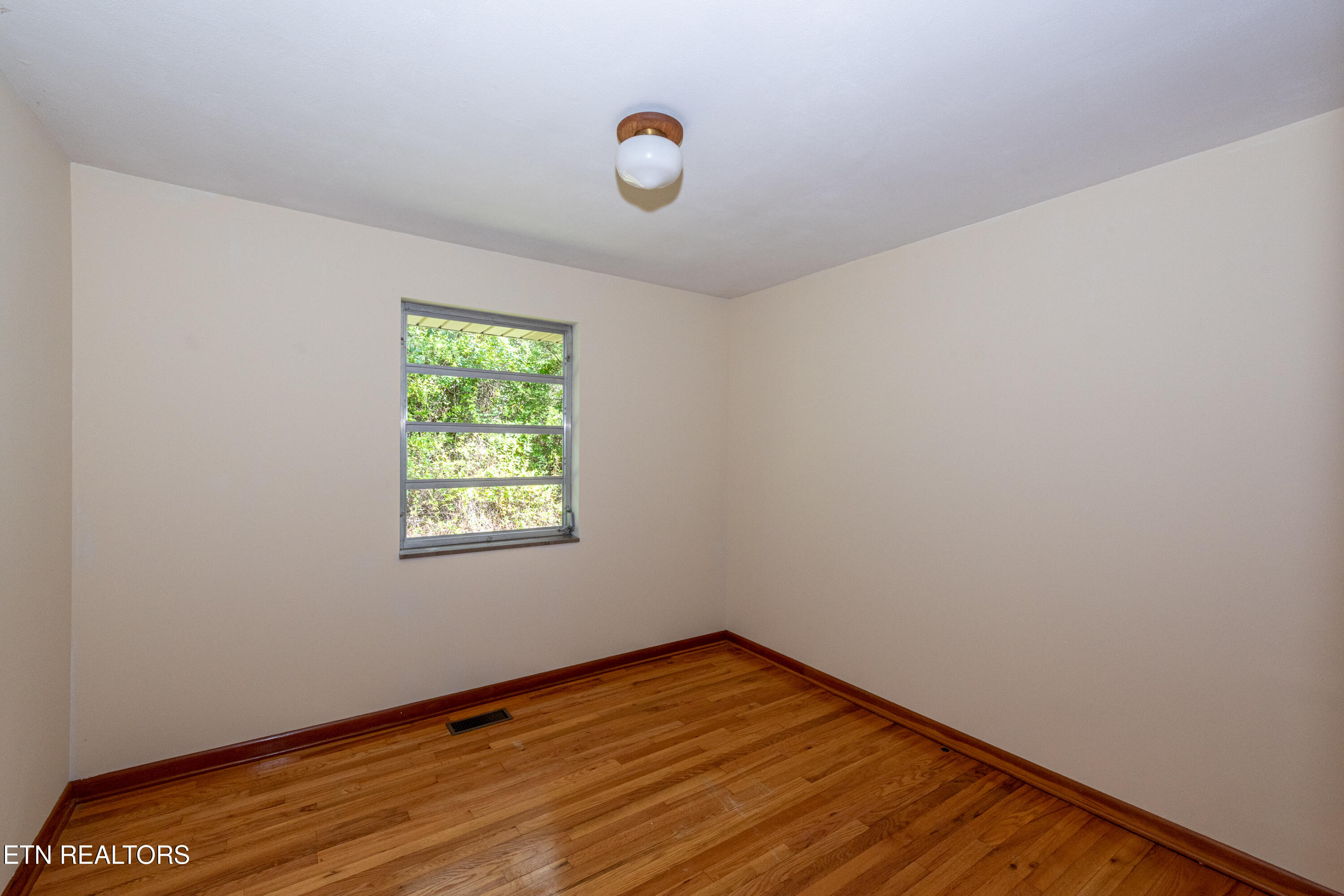 1216 Galyon Rd