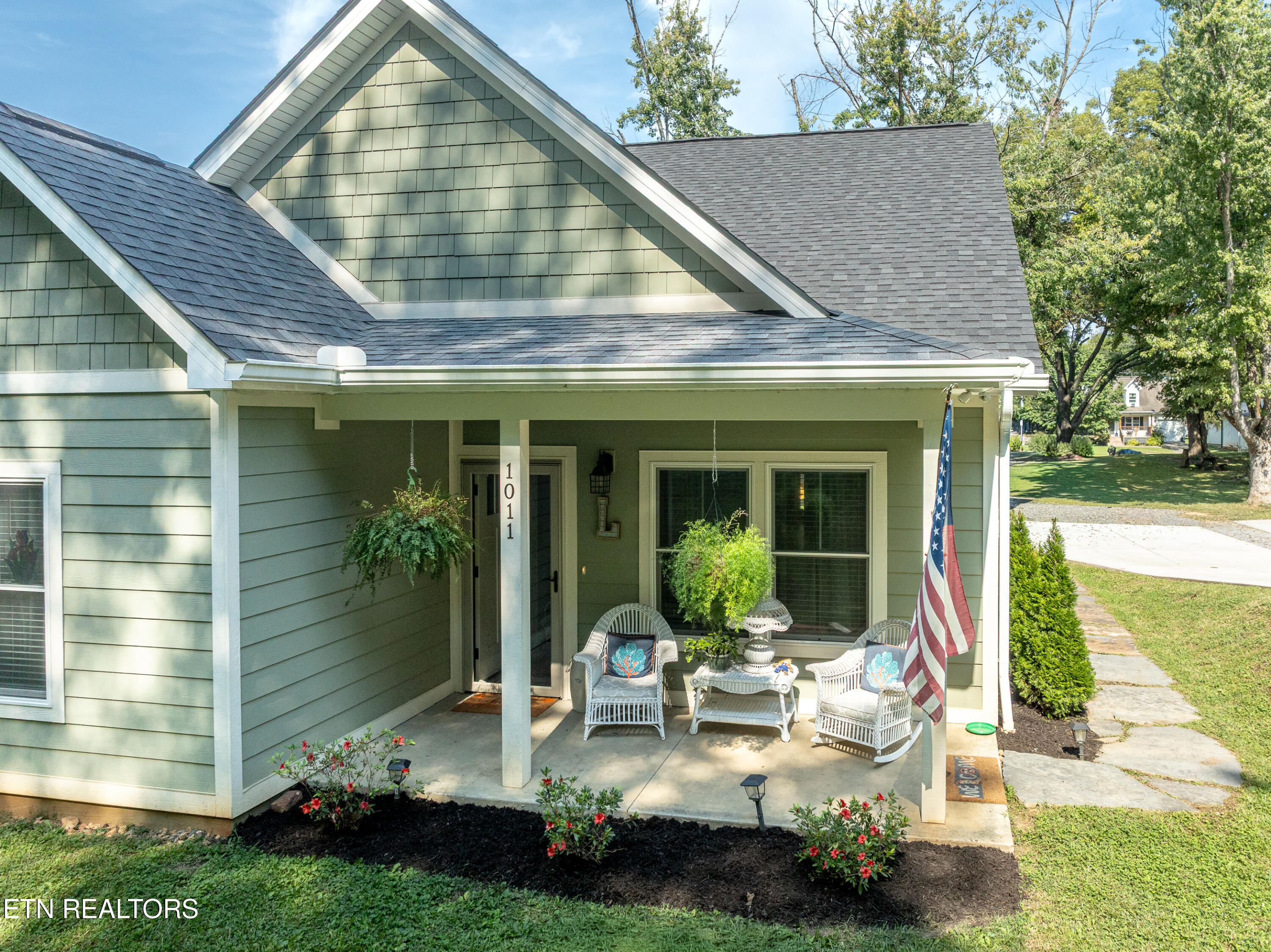 1011 Broyles Ave