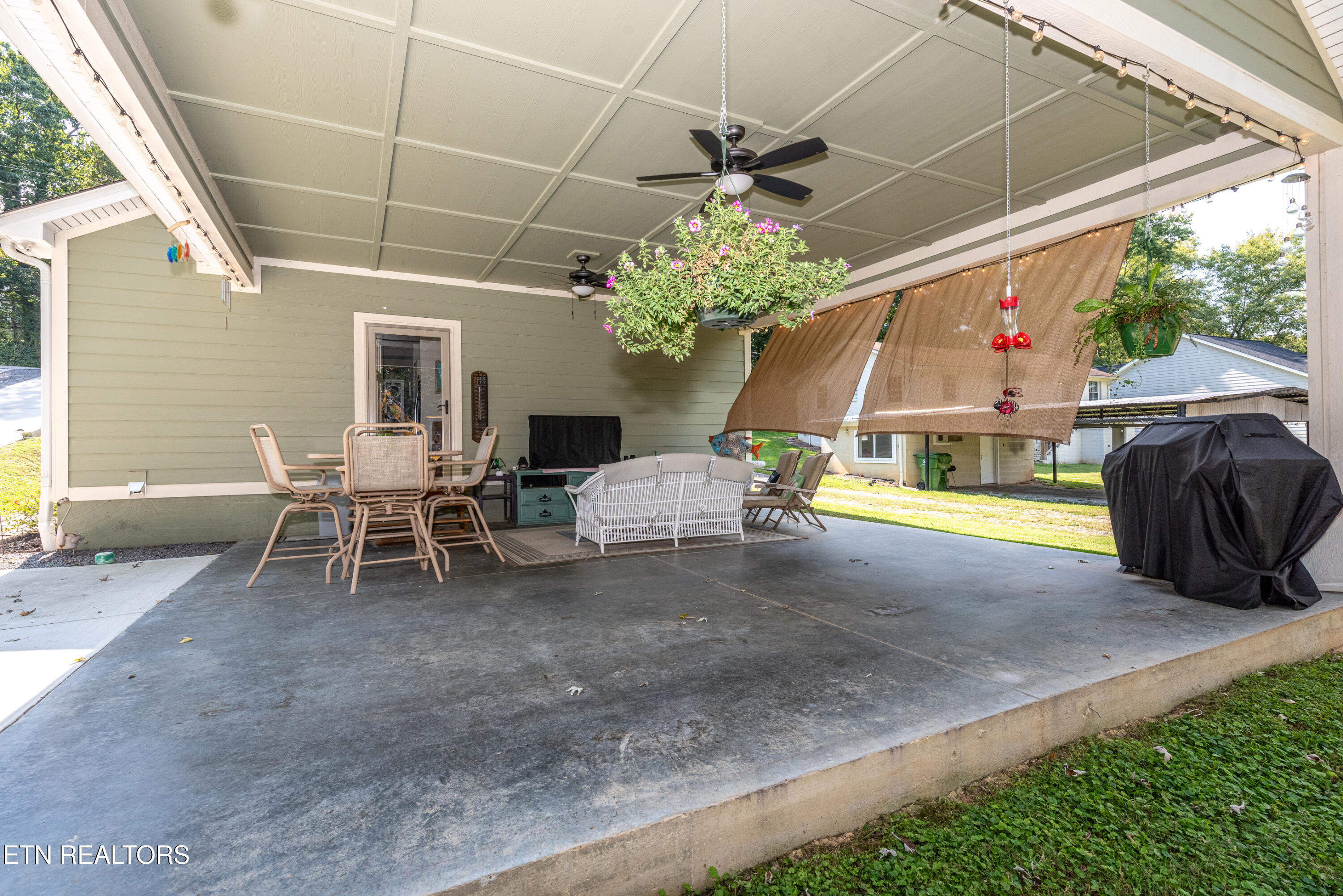 1011 Broyles Ave