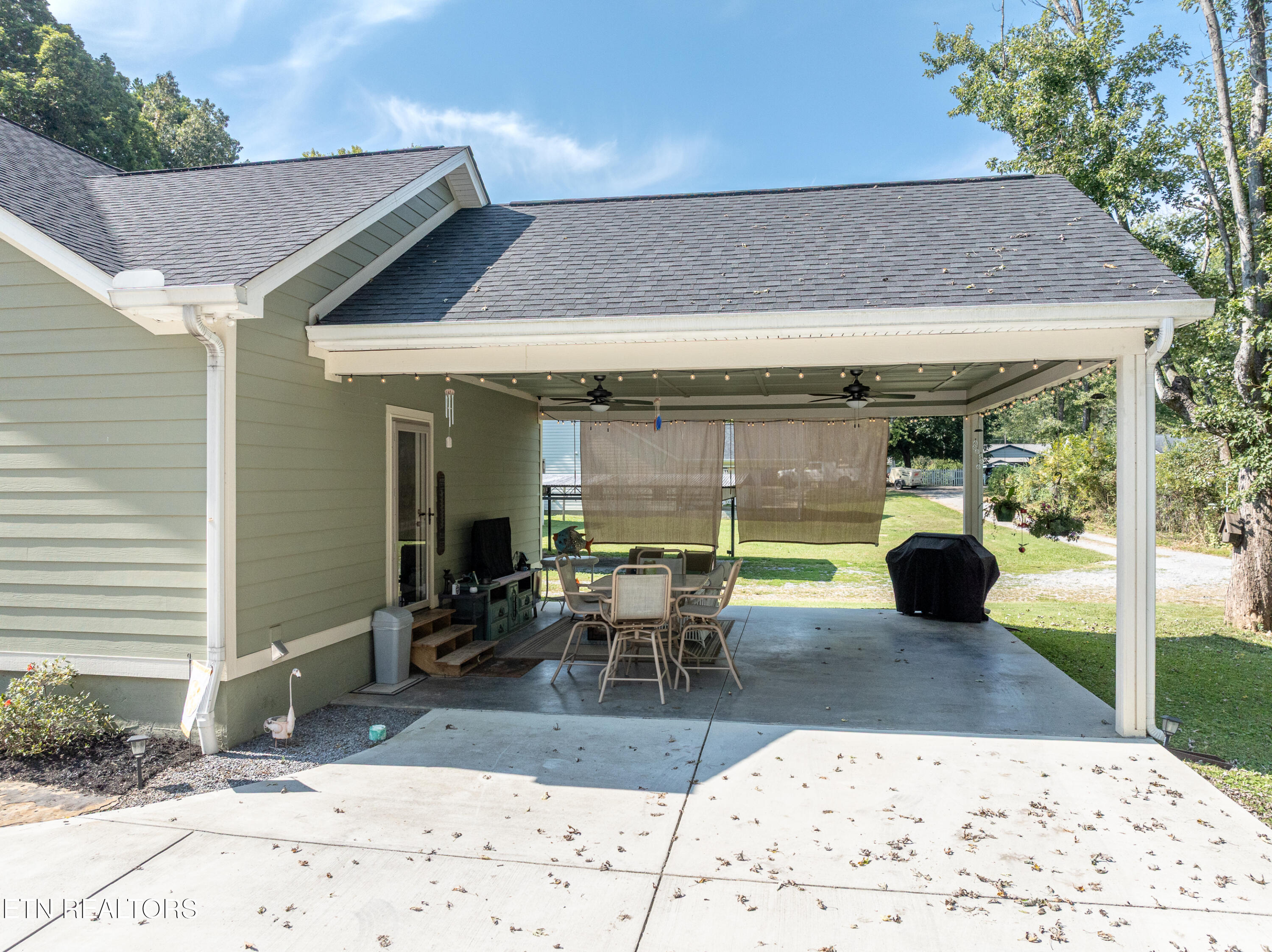 1011 Broyles Ave