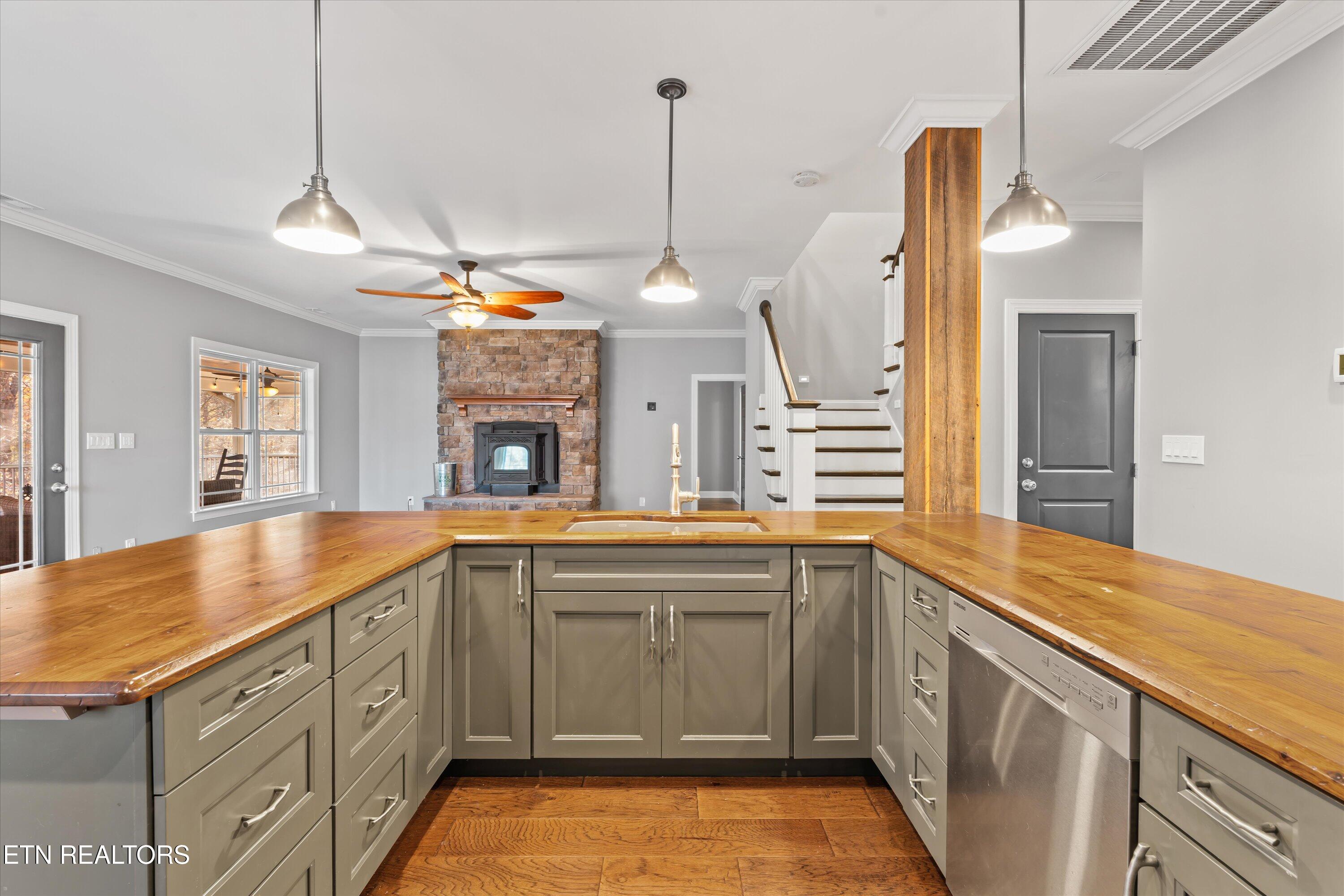 1059 Houston Springs Rd