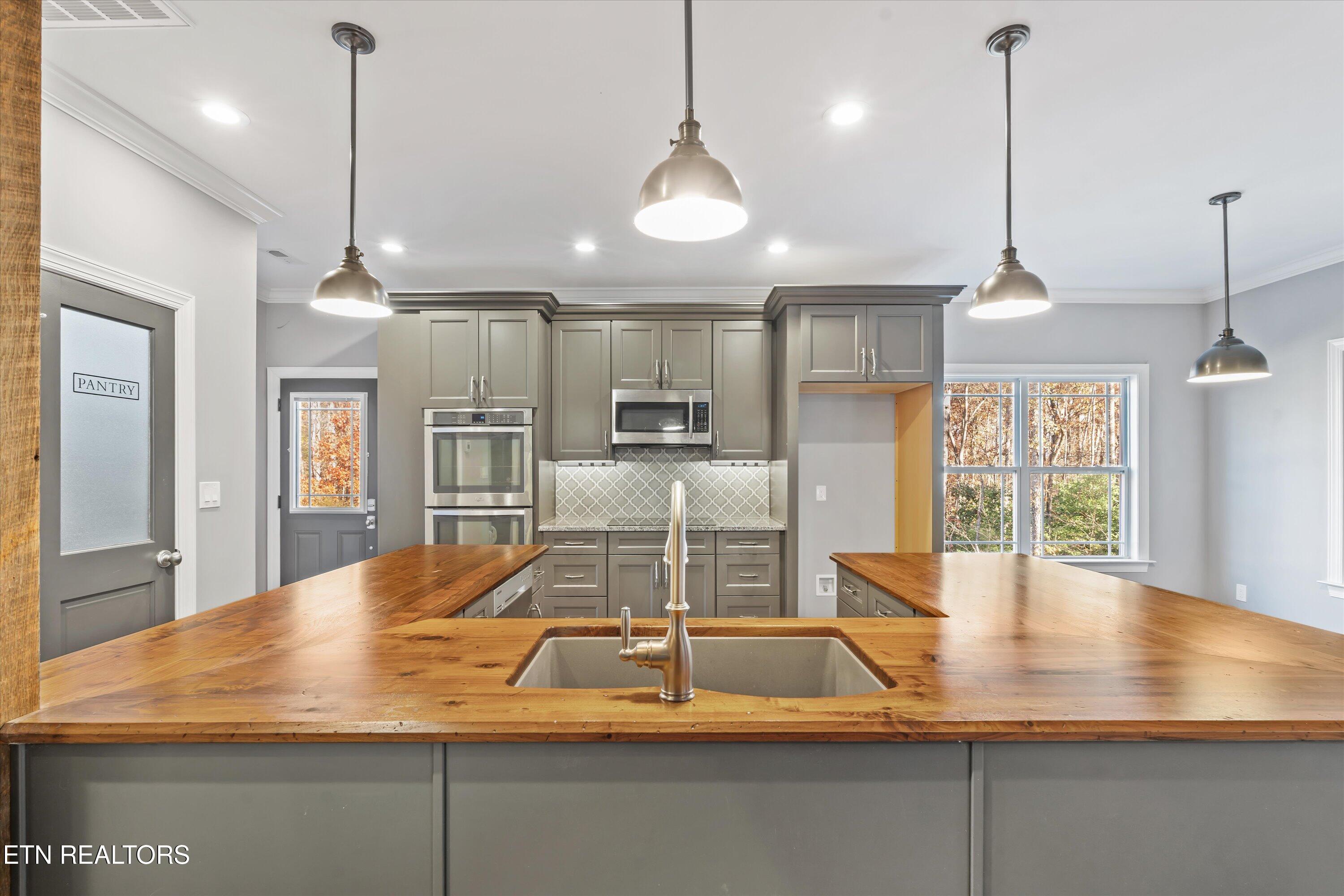 1059 Houston Springs Rd