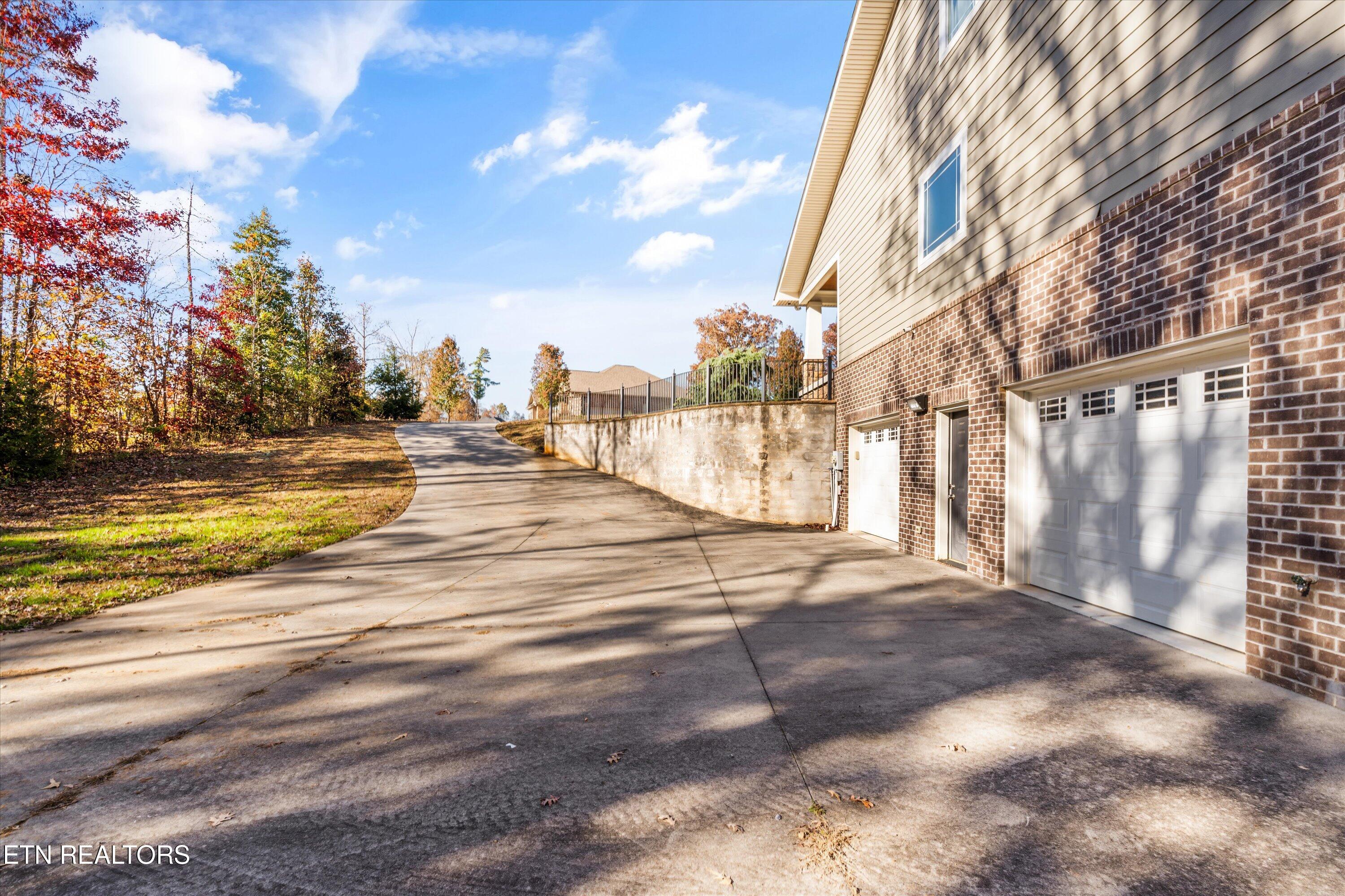 1059 Houston Springs Rd