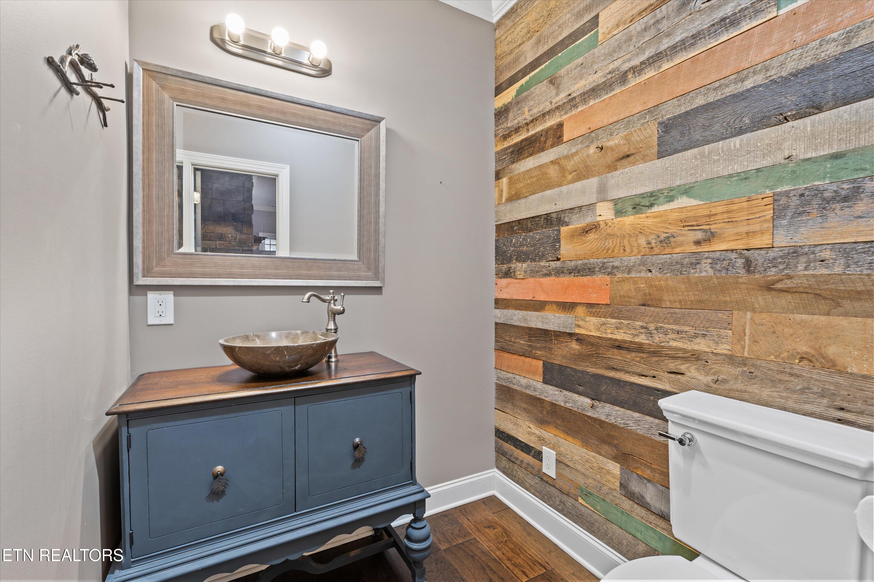 1059 Houston Springs Rd