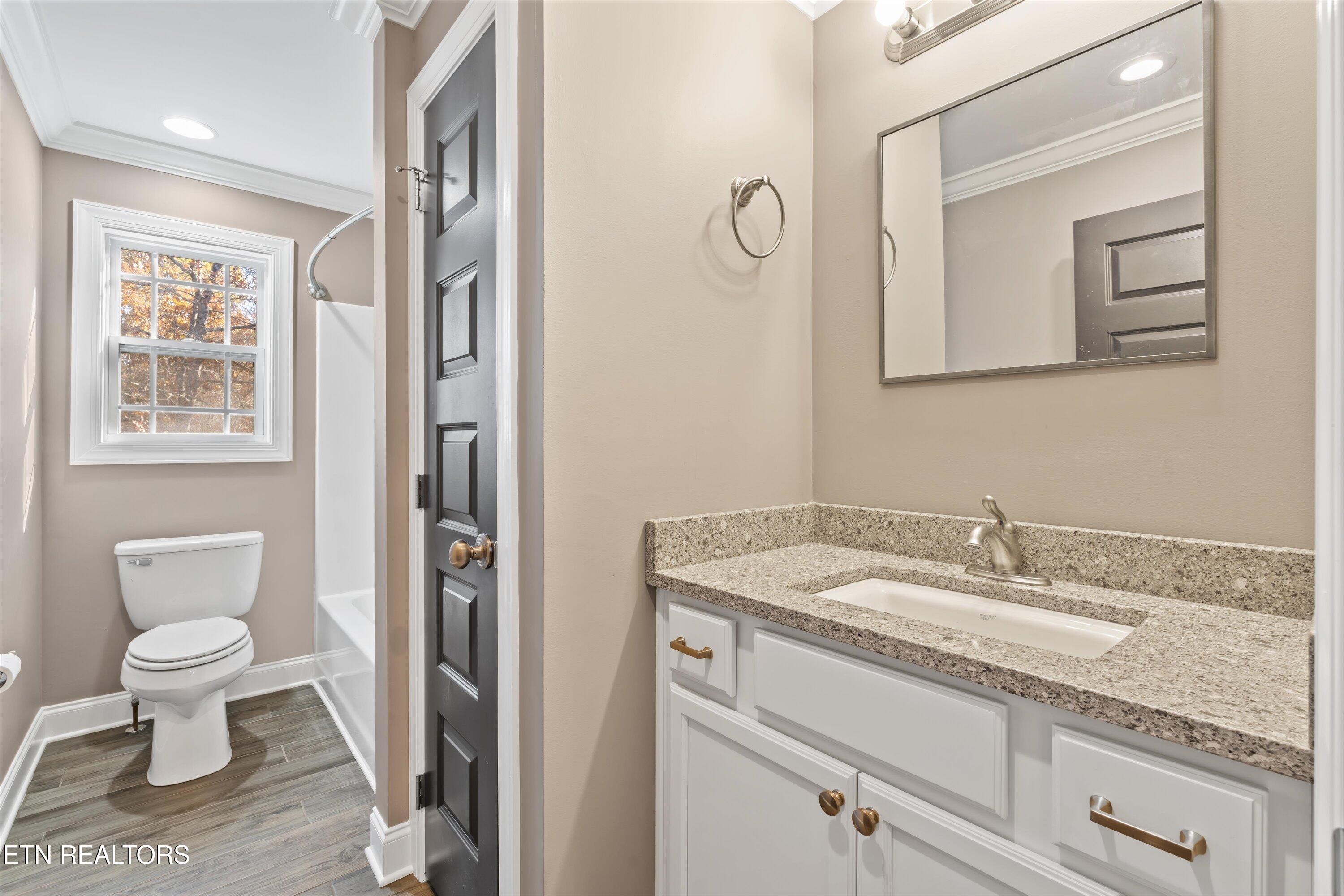 1059 Houston Springs Rd