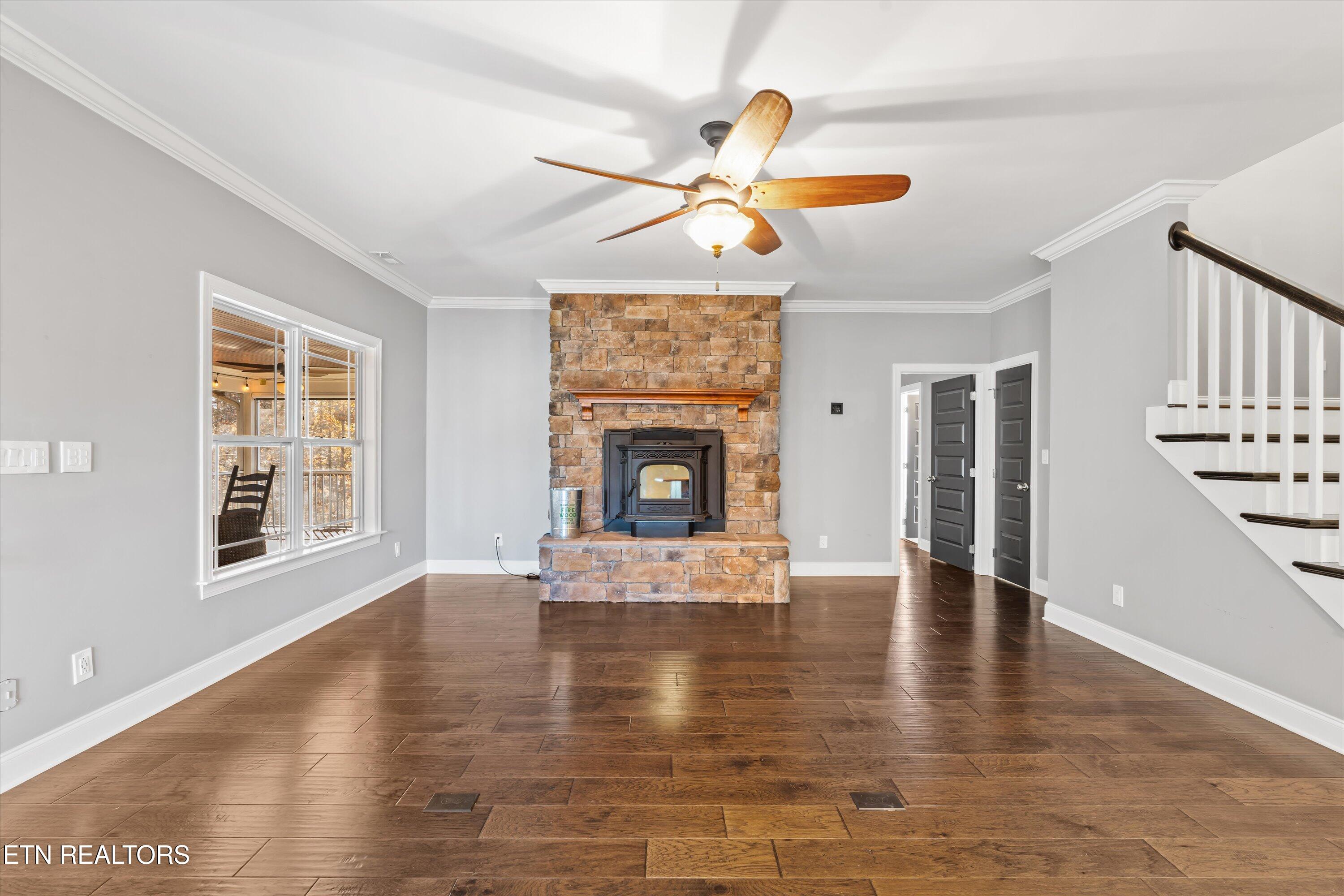 1059 Houston Springs Rd