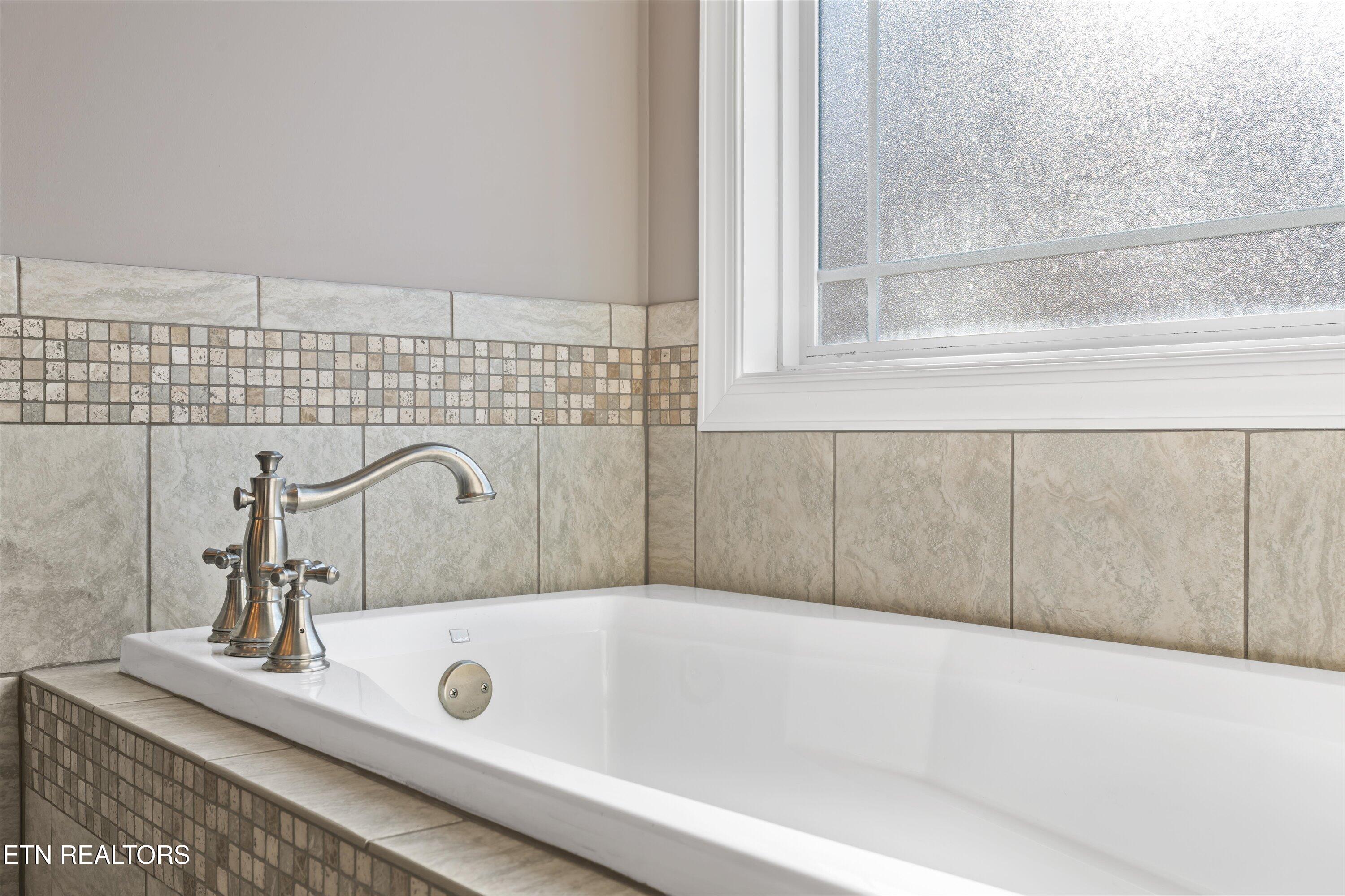 1059 Houston Springs Rd