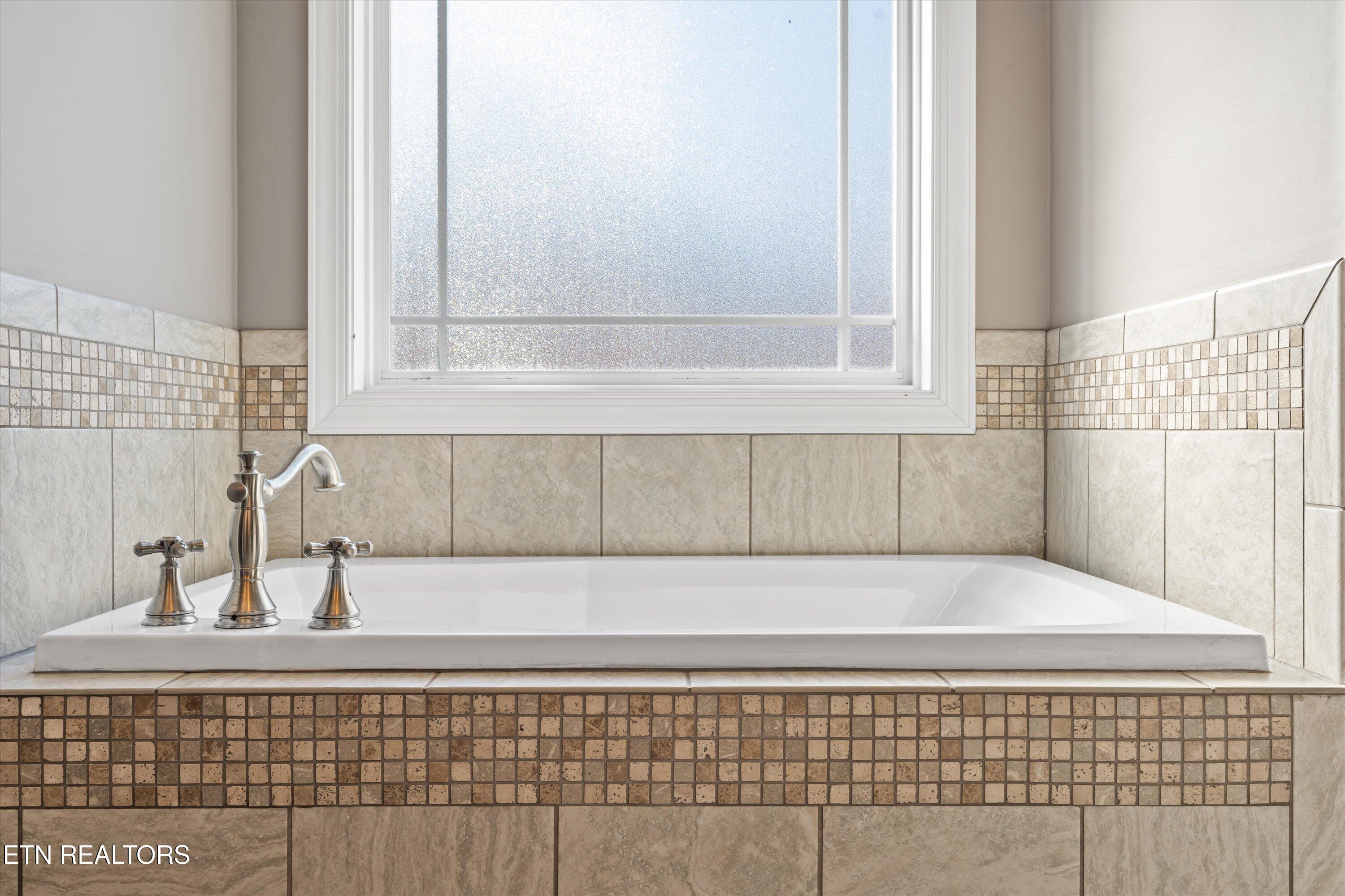 1059 Houston Springs Rd