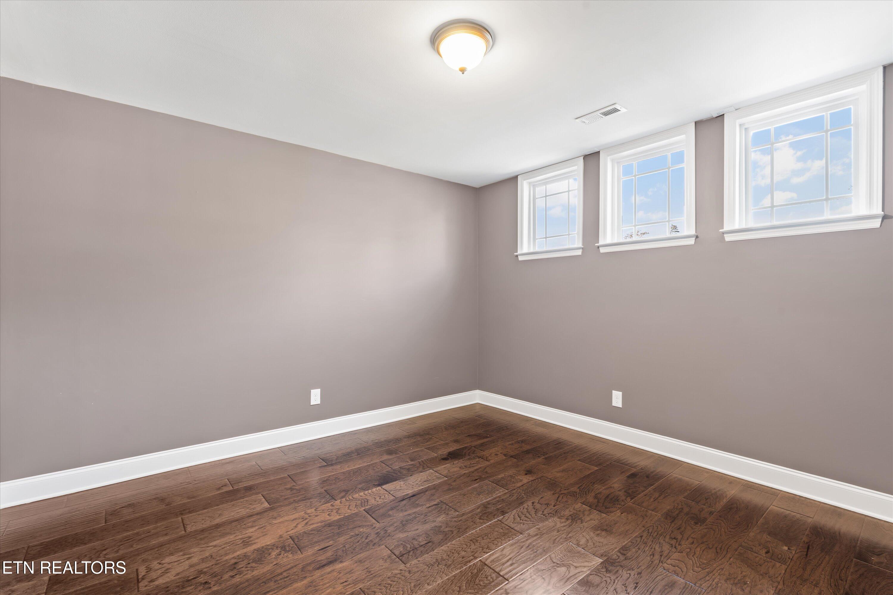 1059 Houston Springs Rd