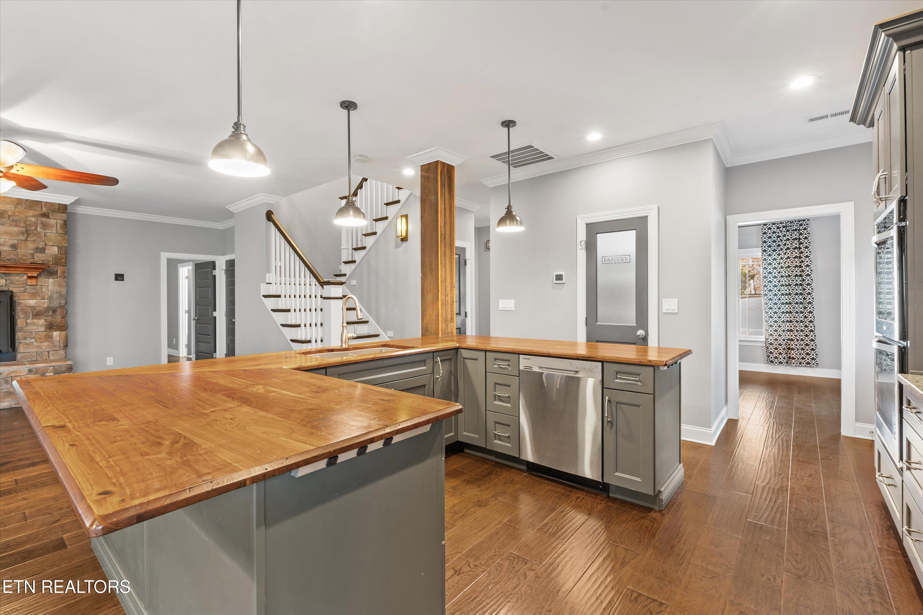 1059 Houston Springs Rd