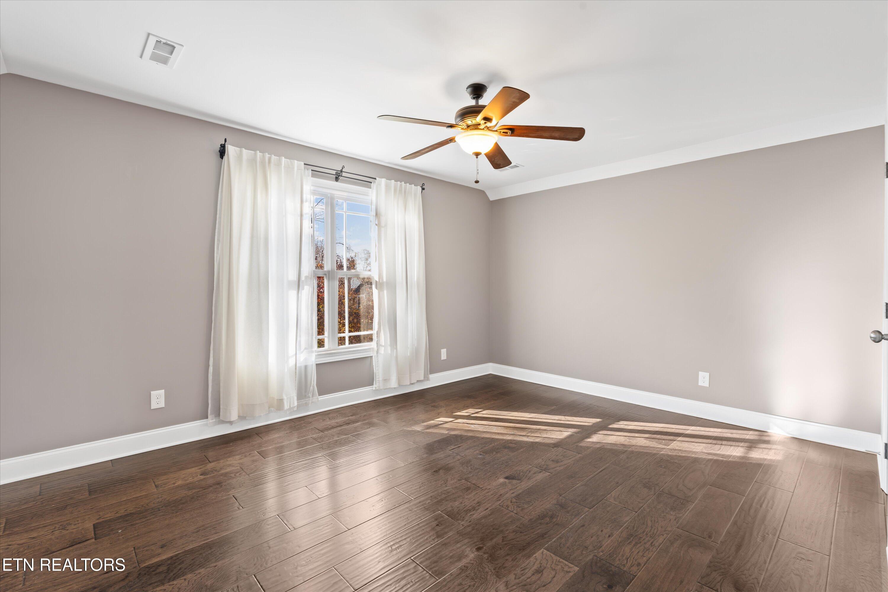 1059 Houston Springs Rd