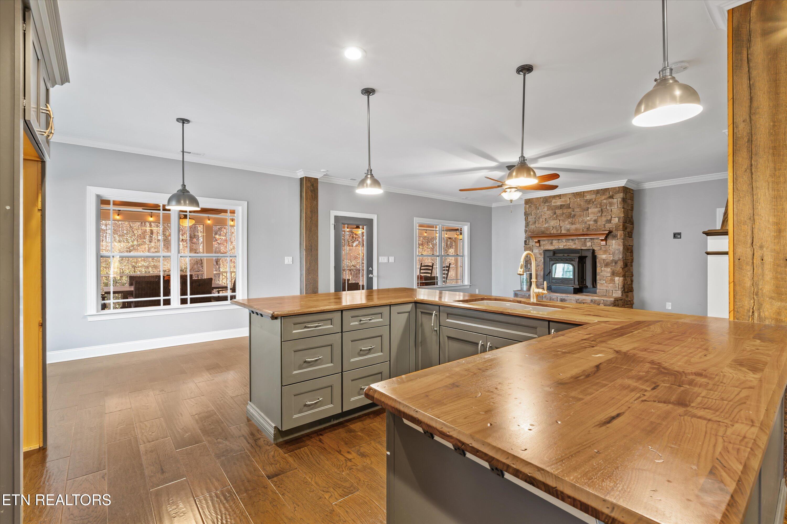 1059 Houston Springs Rd