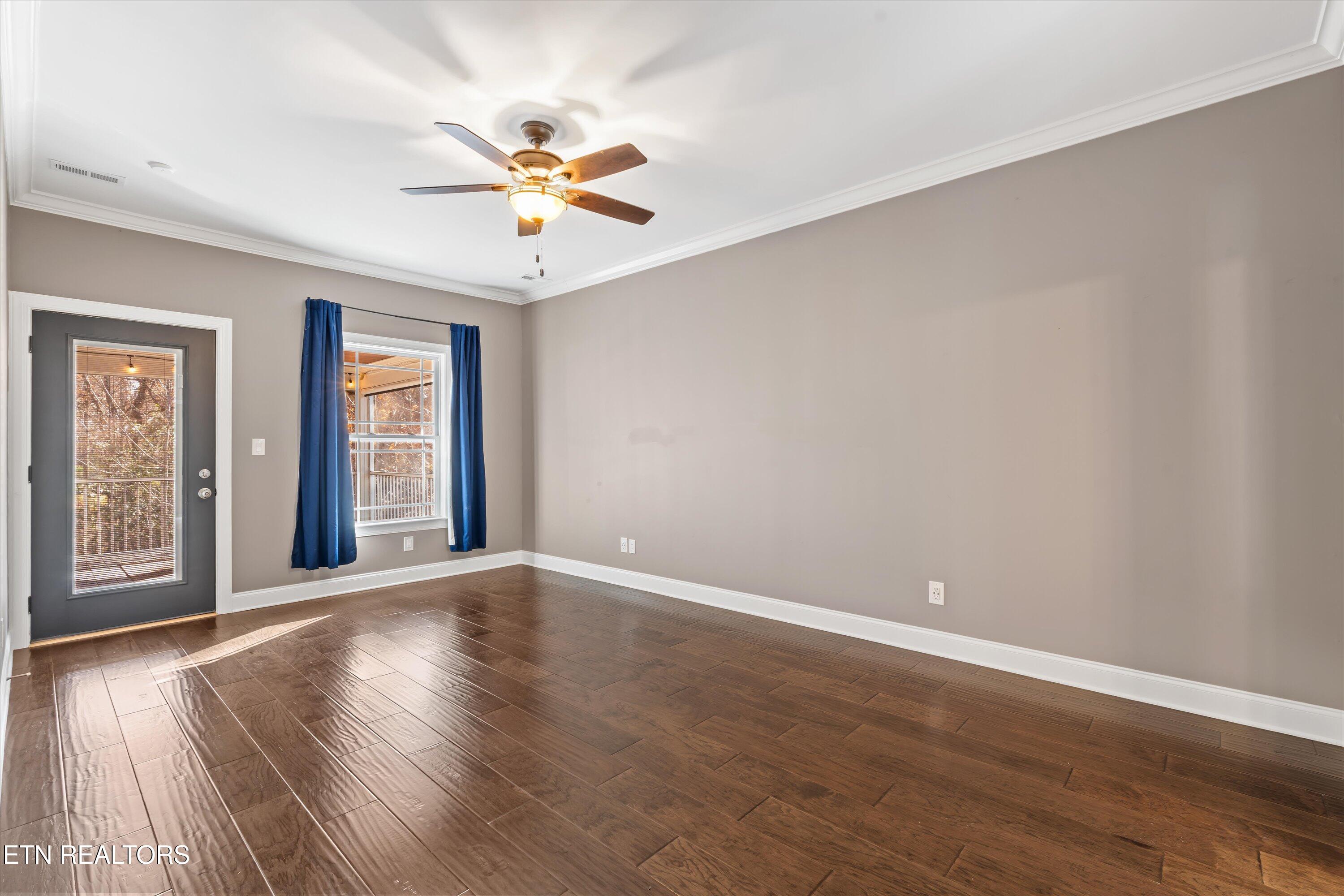 1059 Houston Springs Rd