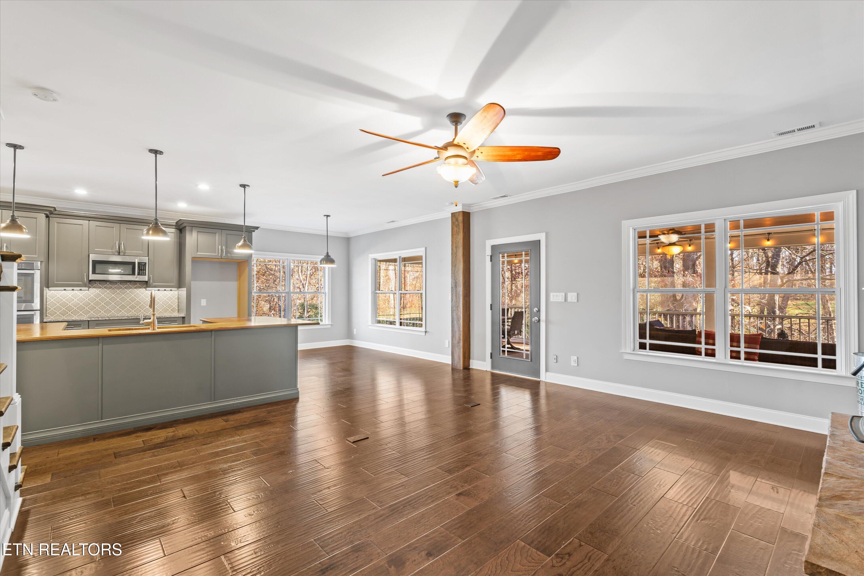 1059 Houston Springs Rd