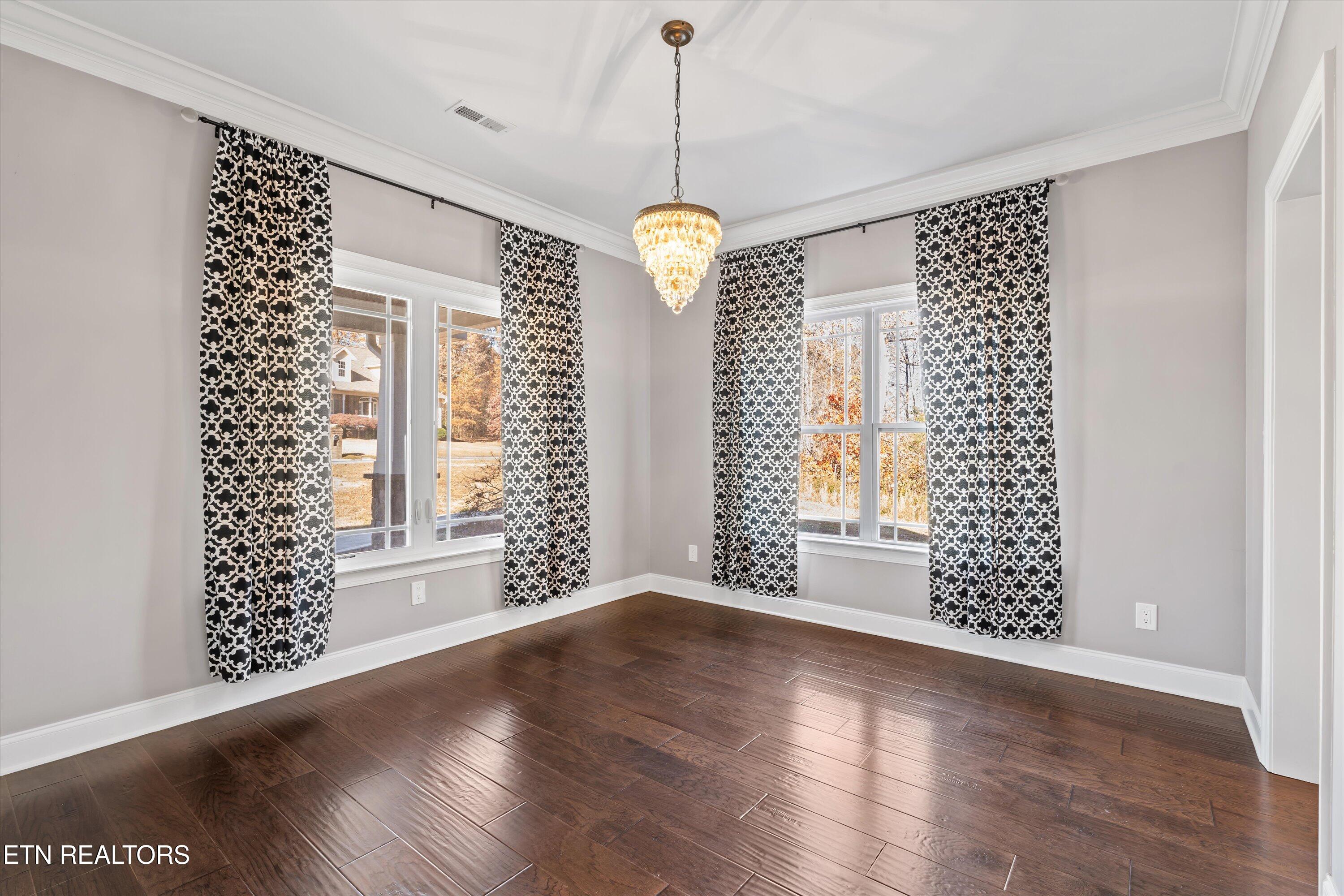 1059 Houston Springs Rd