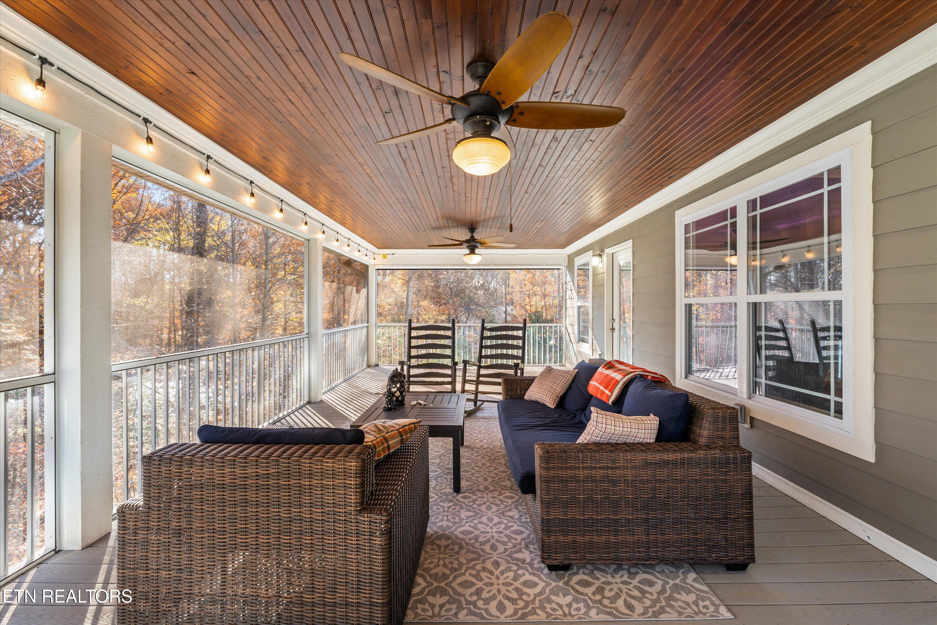 1059 Houston Springs Rd