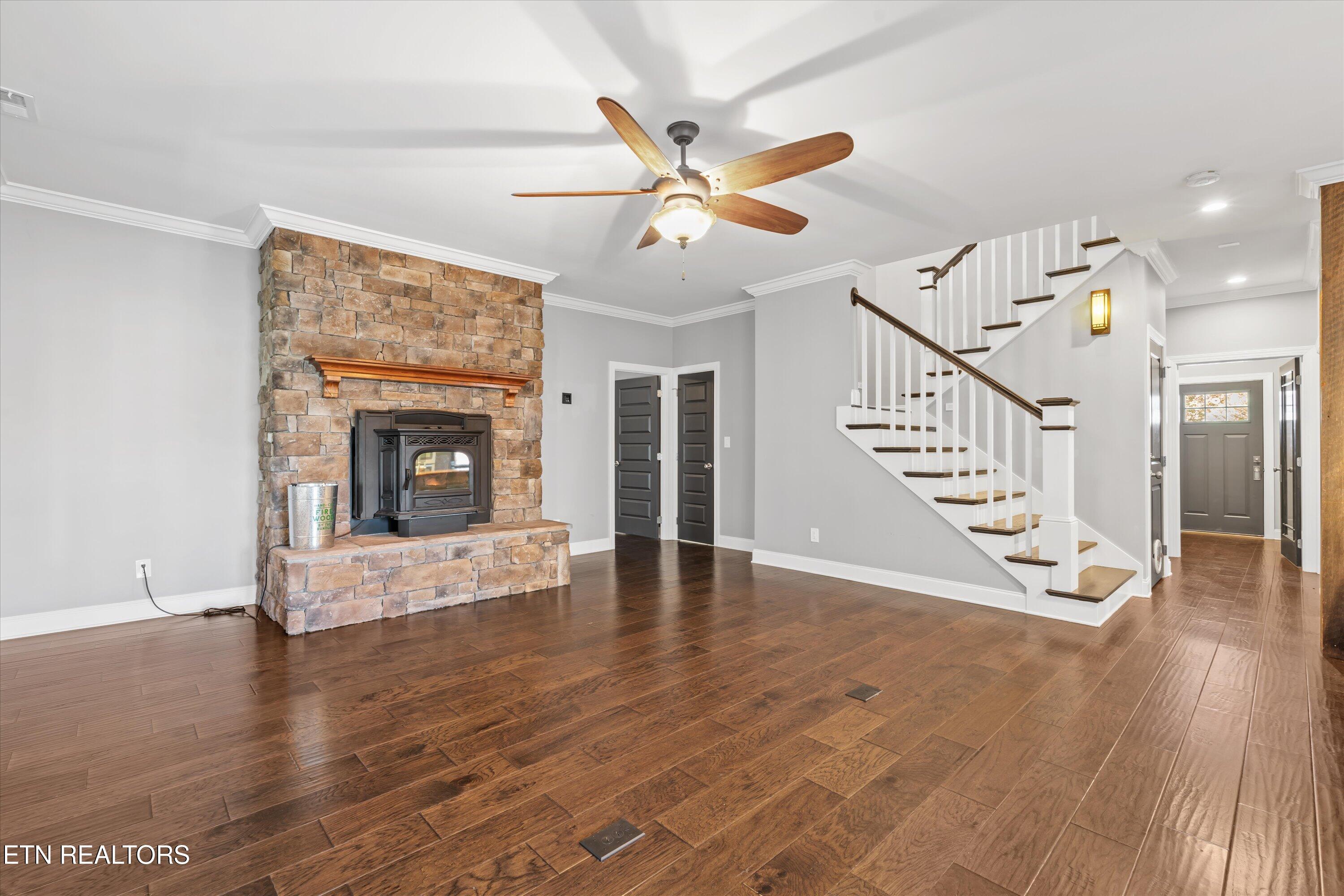 1059 Houston Springs Rd