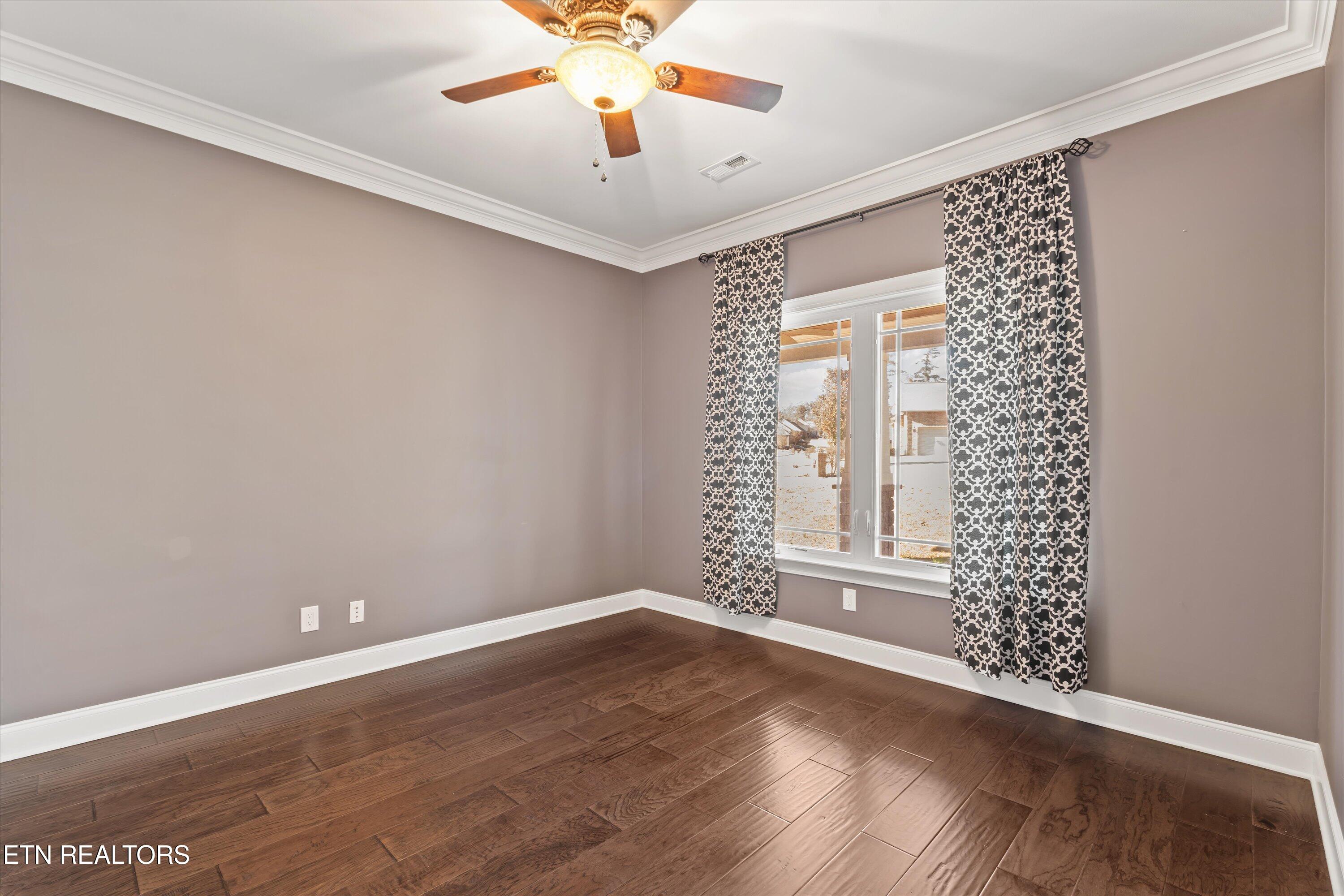 1059 Houston Springs Rd