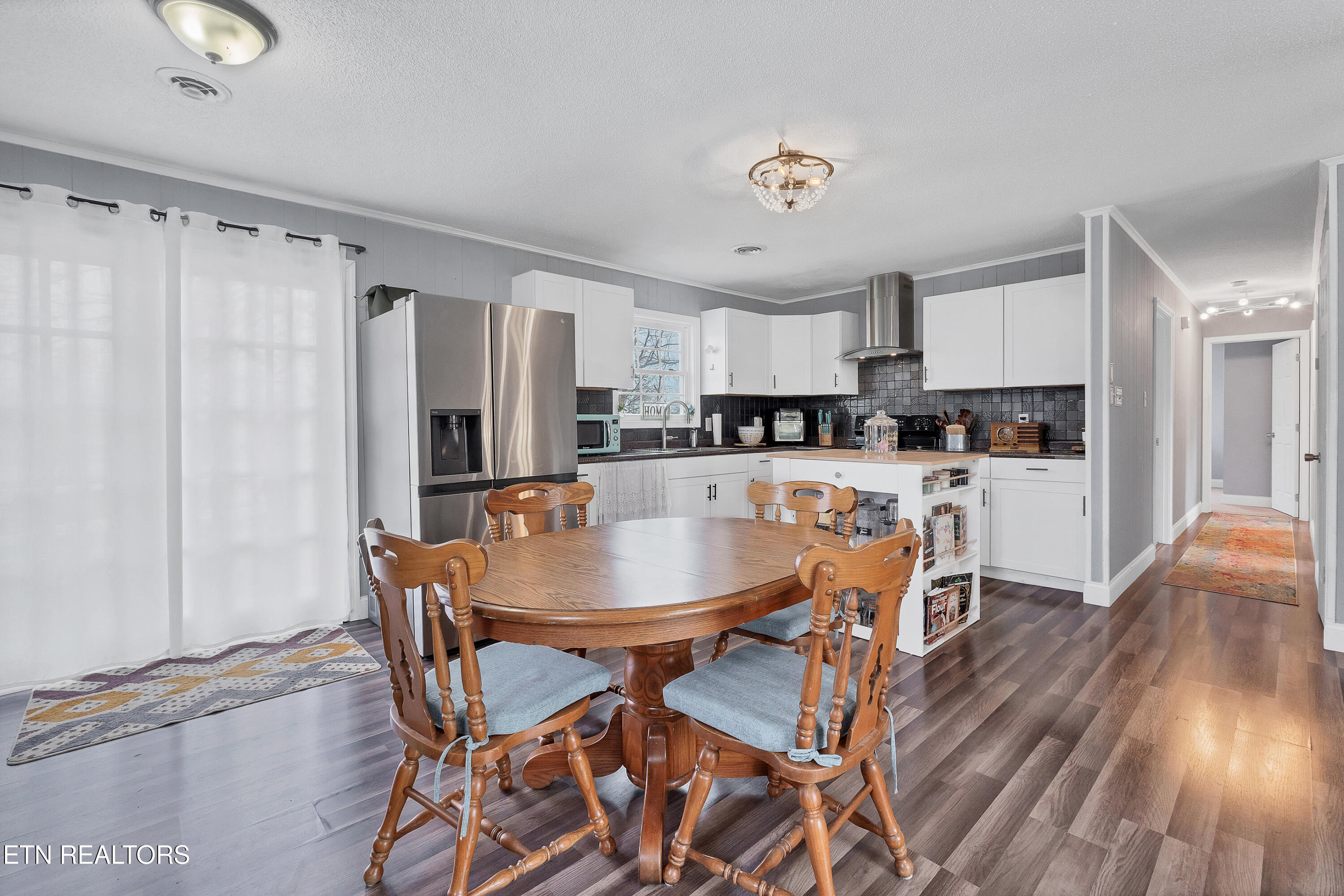 1733 N Parkridge Drive