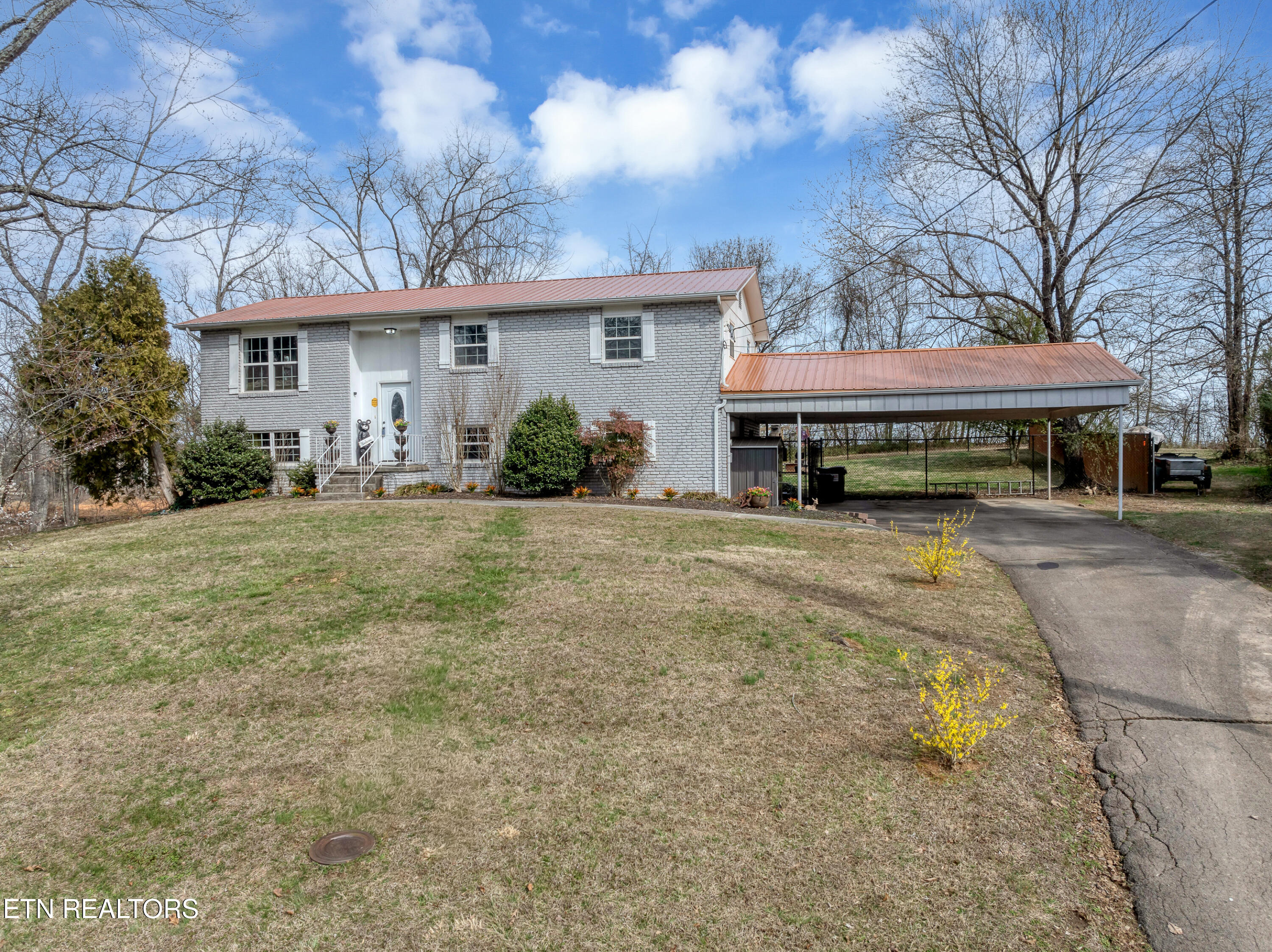 1733 N Parkridge Drive