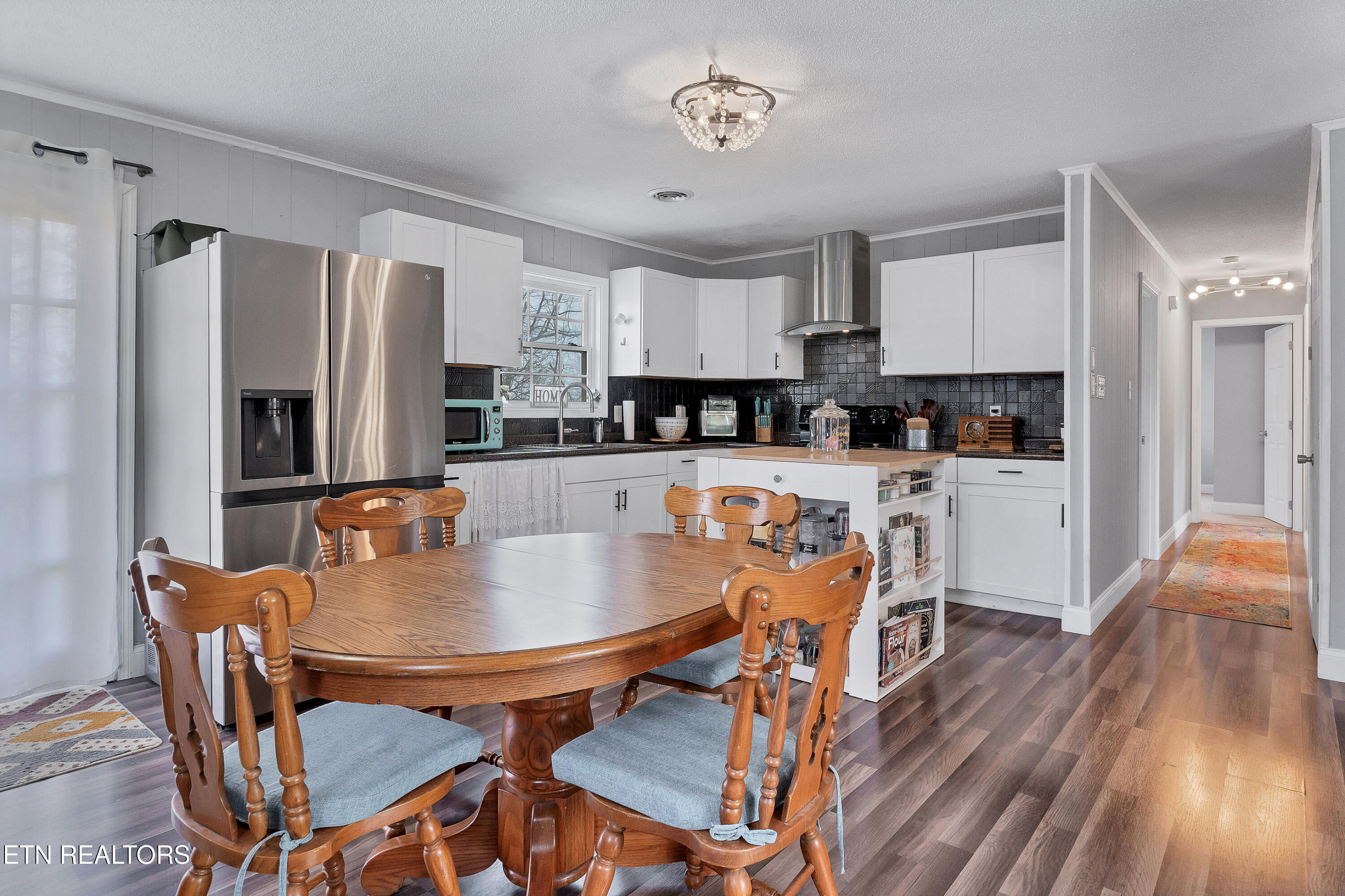 1733 N Parkridge Drive