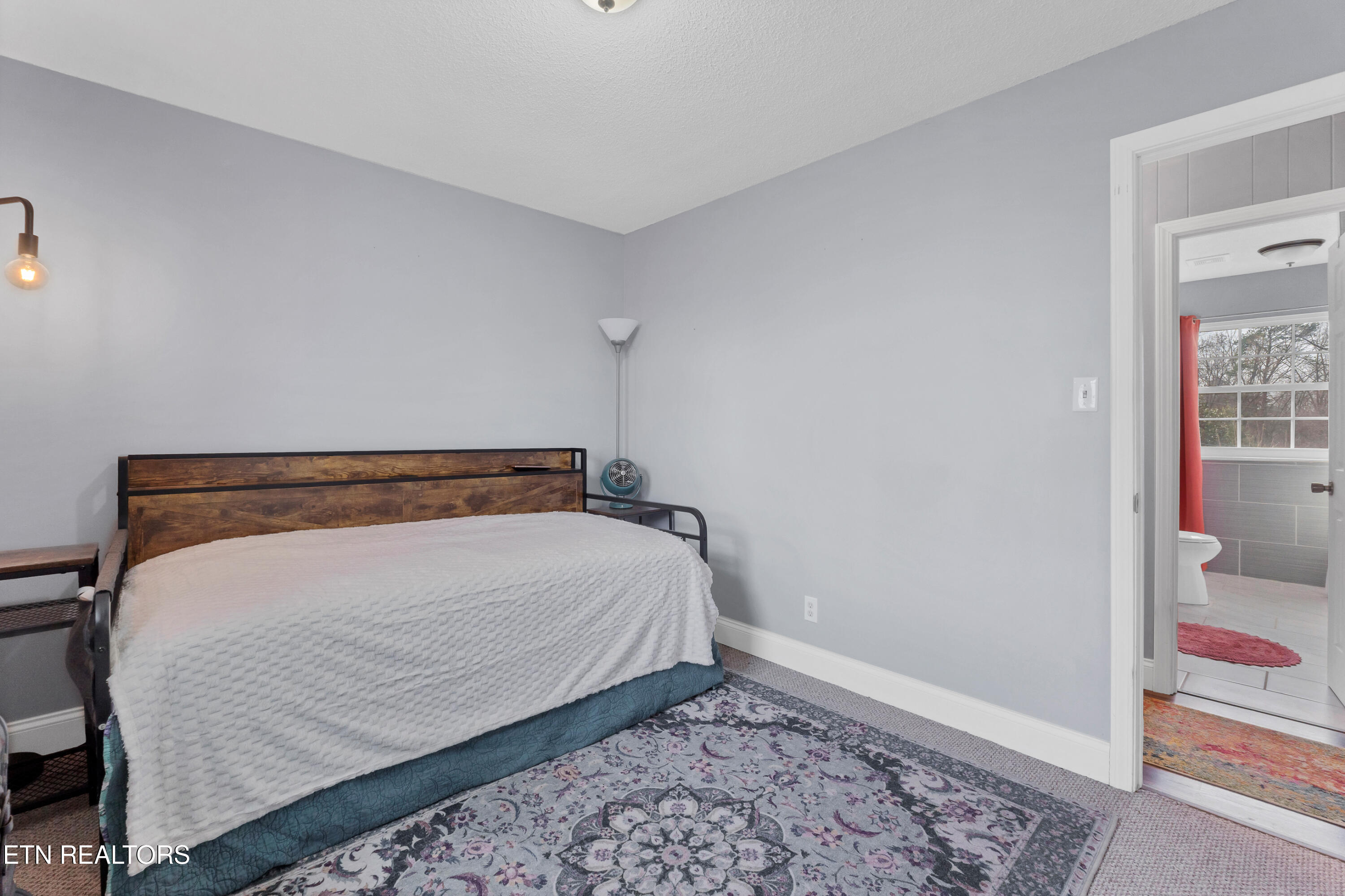 1733 N Parkridge Drive