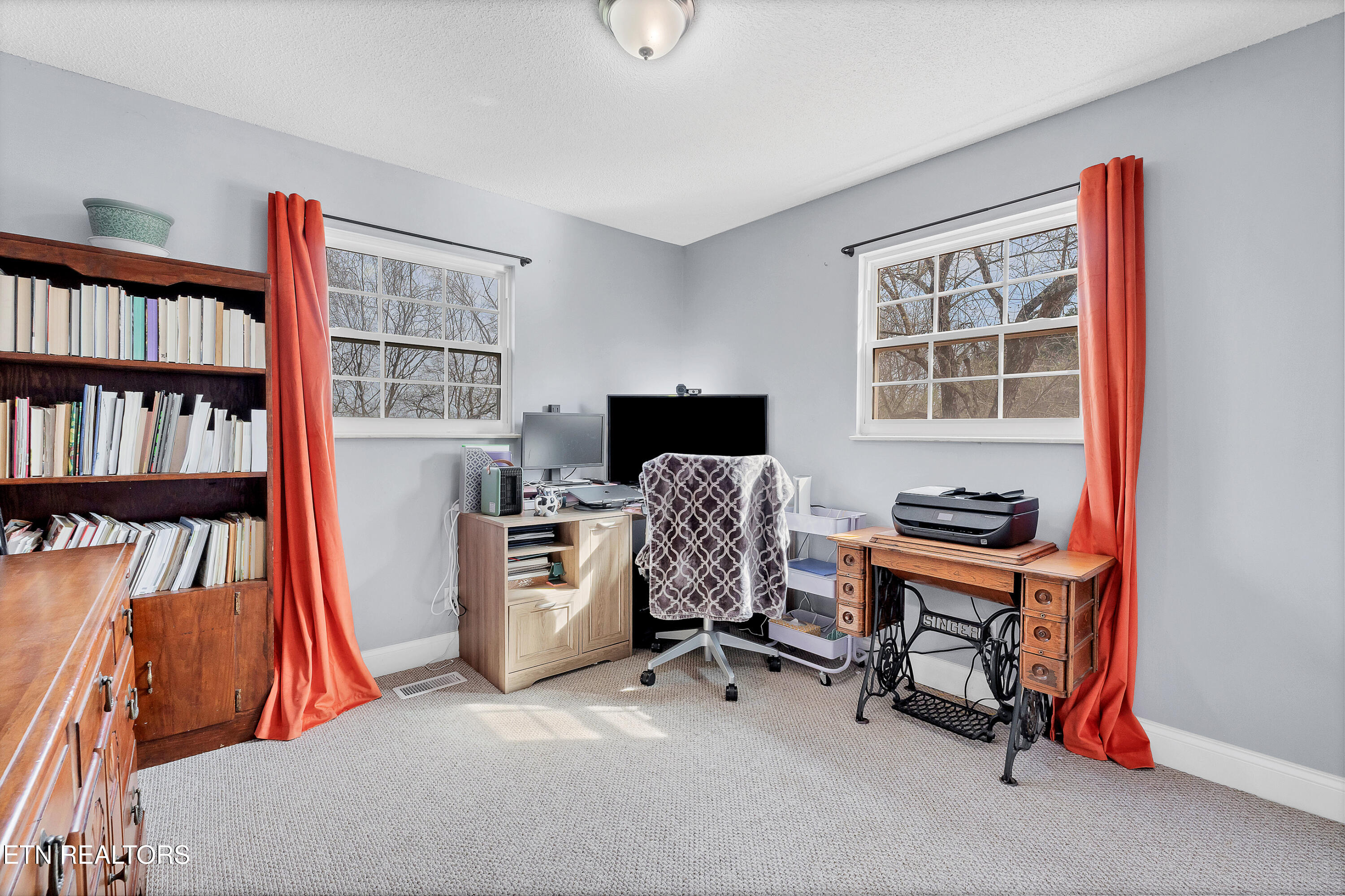 1733 N Parkridge Drive