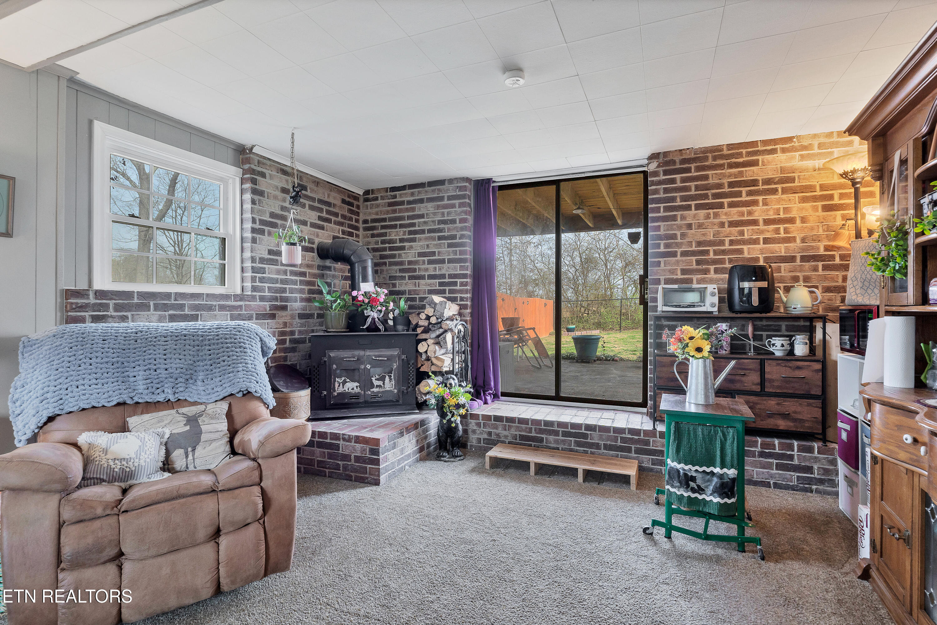 1733 N Parkridge Drive