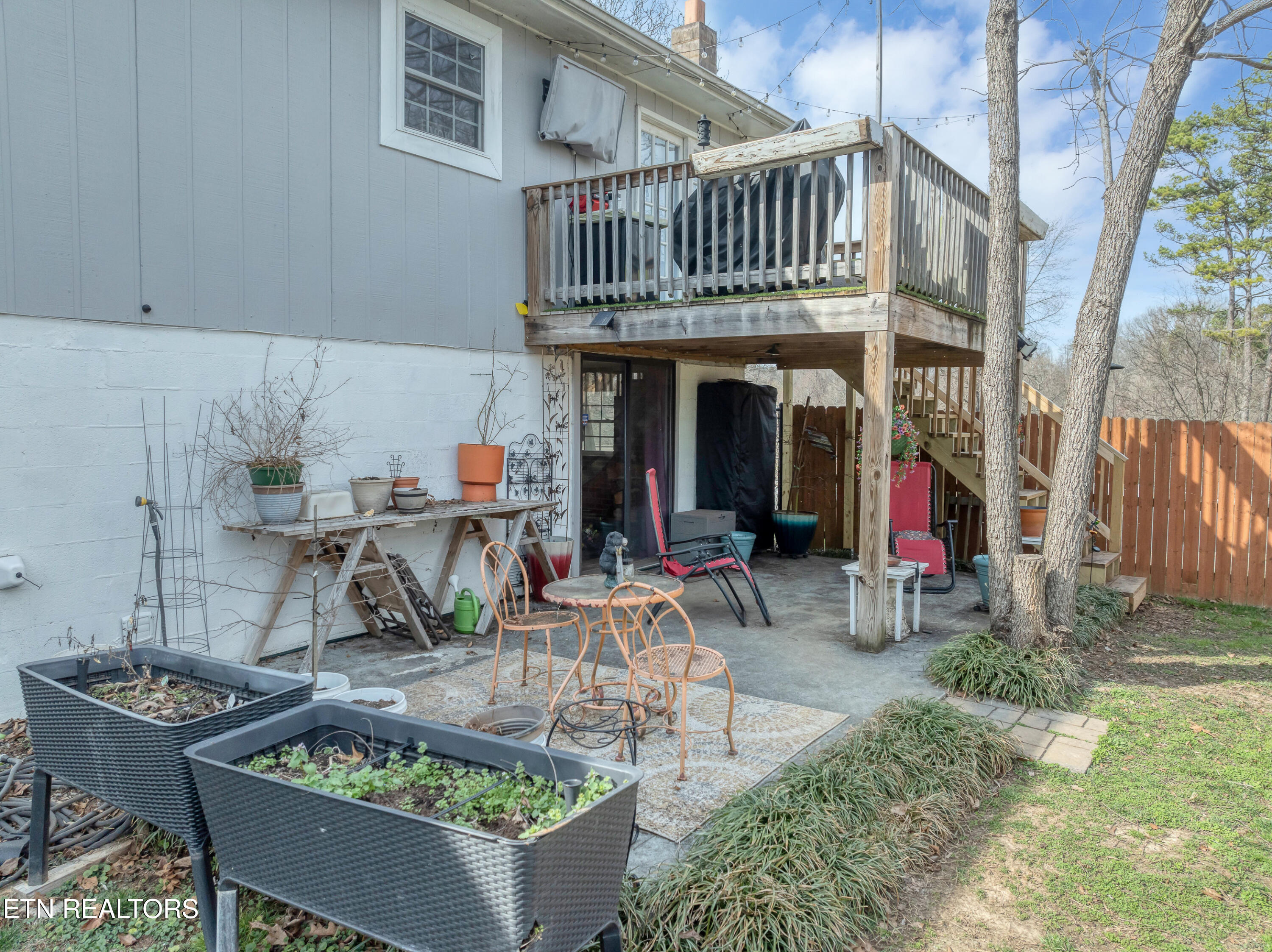 1733 N Parkridge Drive