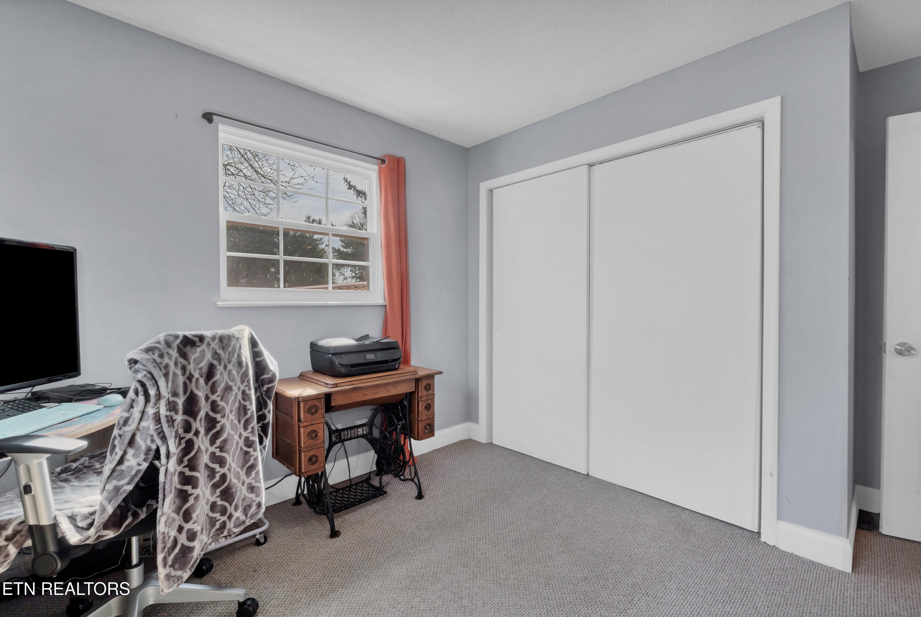 1733 N Parkridge Drive