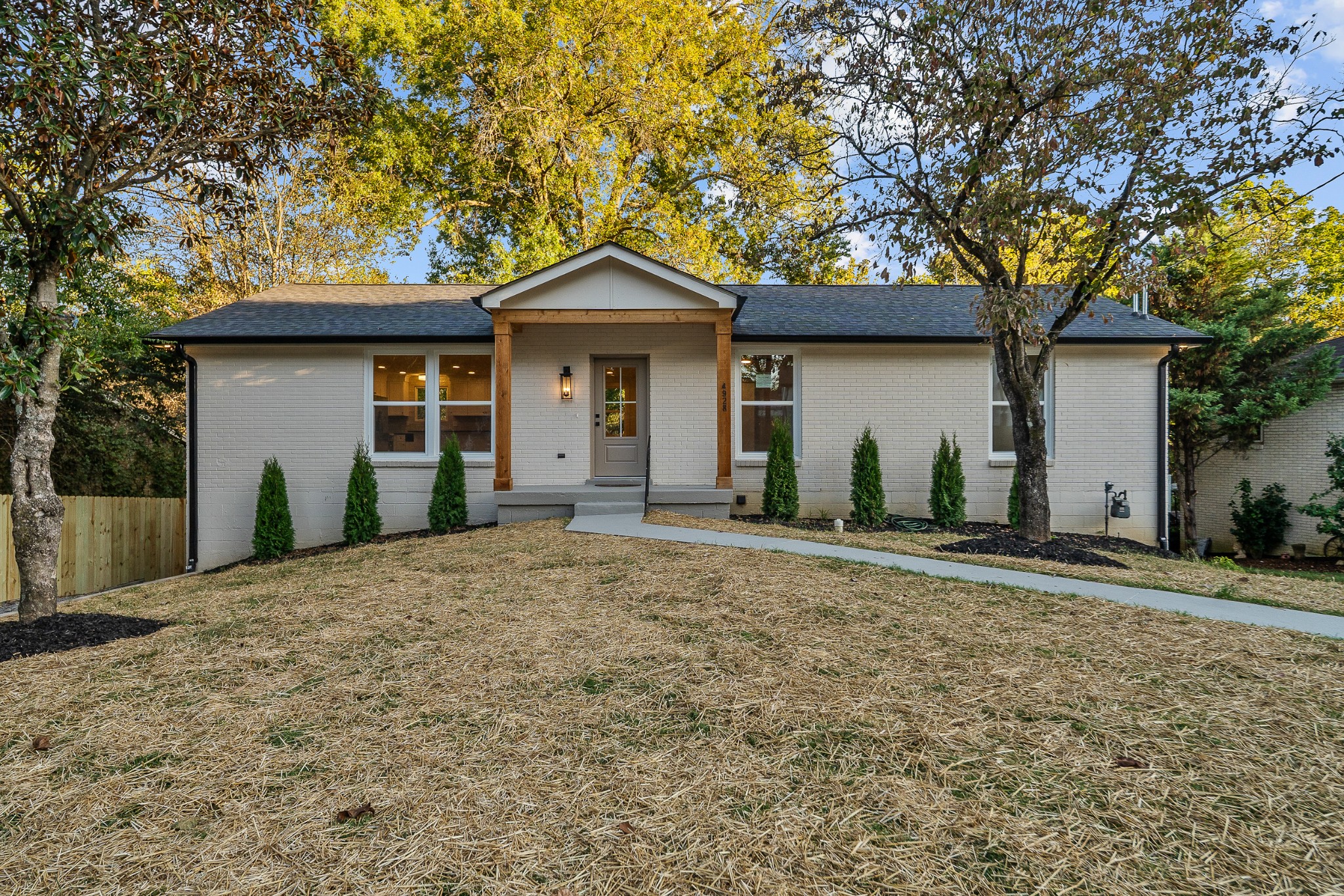 4928 Sherman Oaks Dr