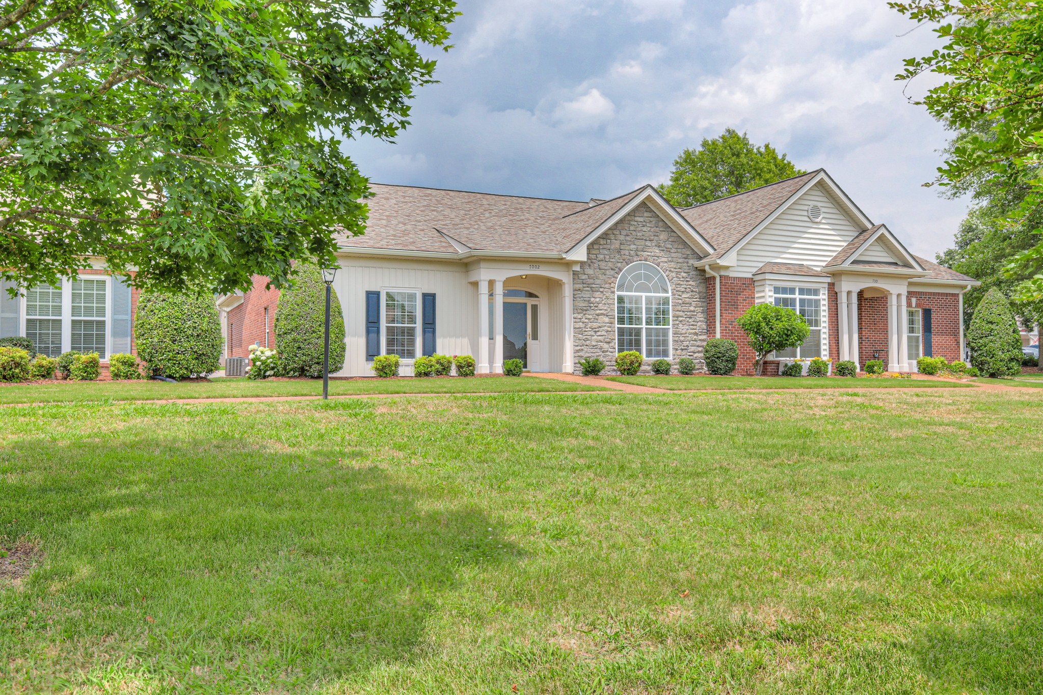 7002 Sunrise Cir