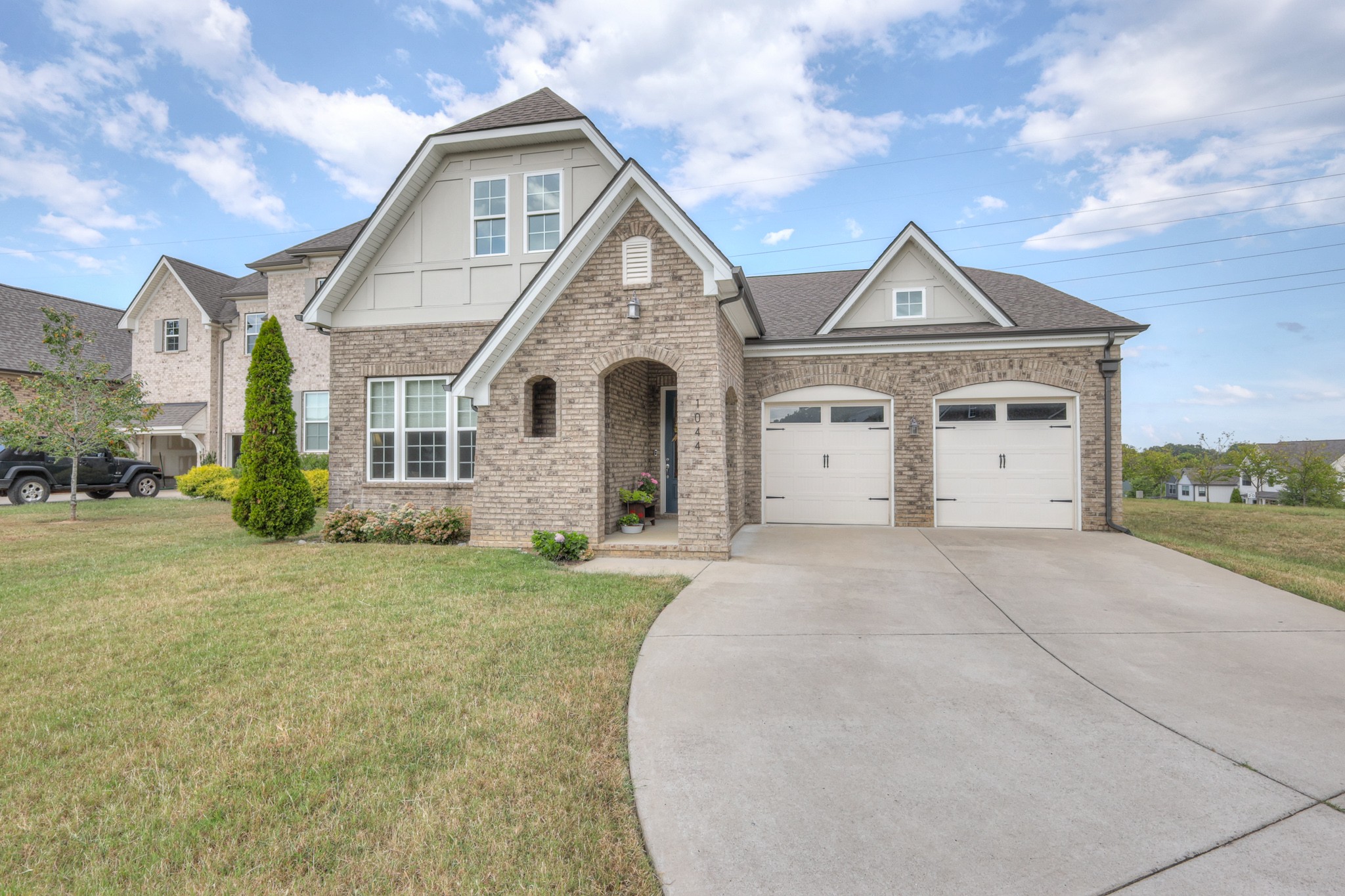 1044 Cabell Dr