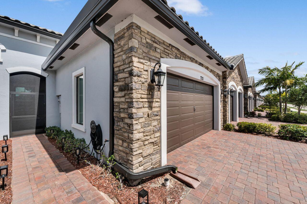 7721 S Blue Spring Drive