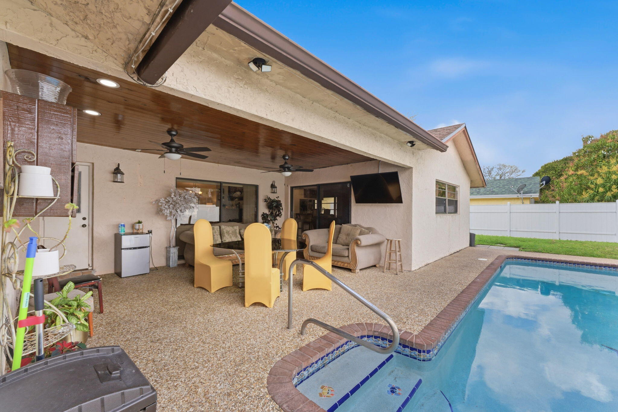 8001 NW 53rd Court