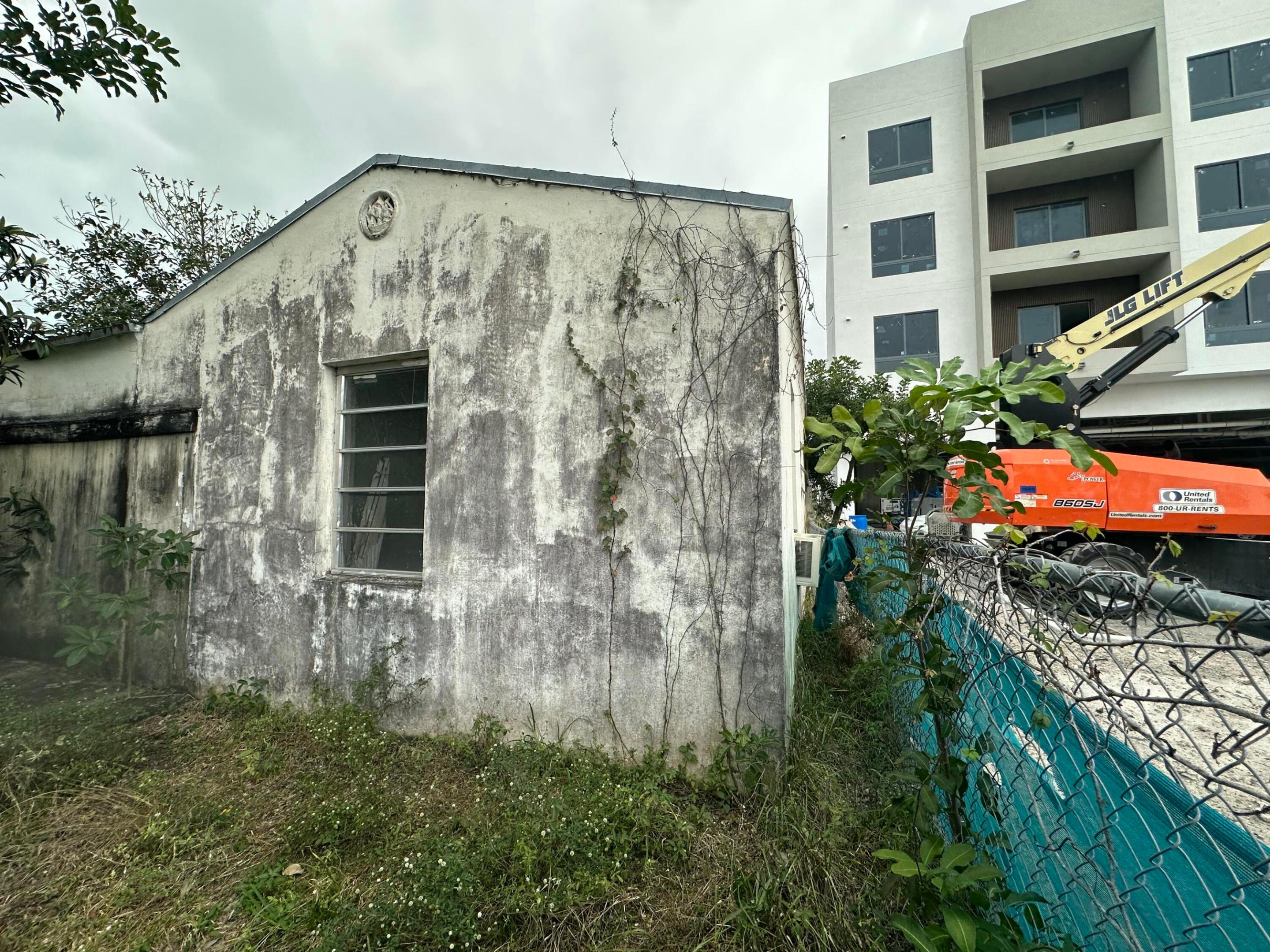 223 SE 4th Street 1