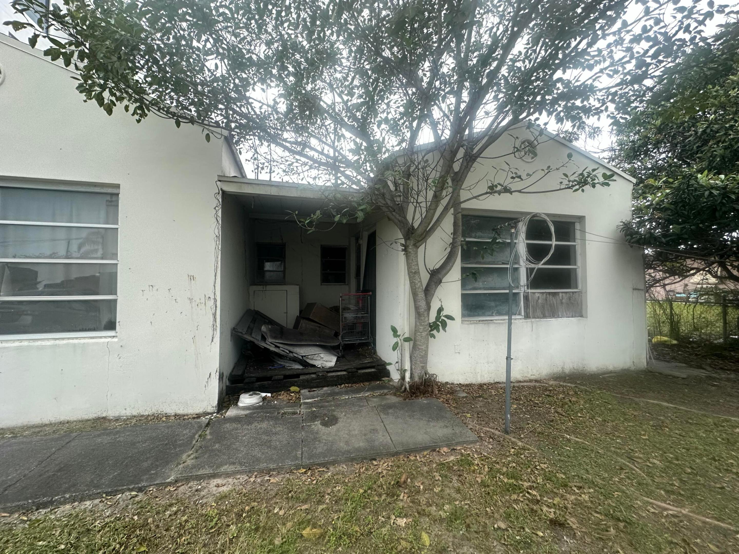 223 SE 4th Street 1