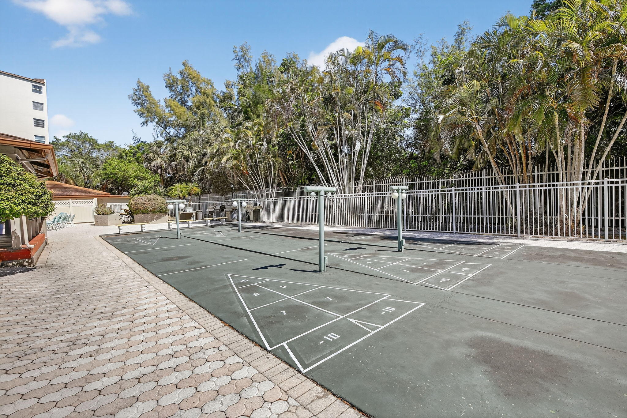 3910 Inverrary Boulevard 802b
