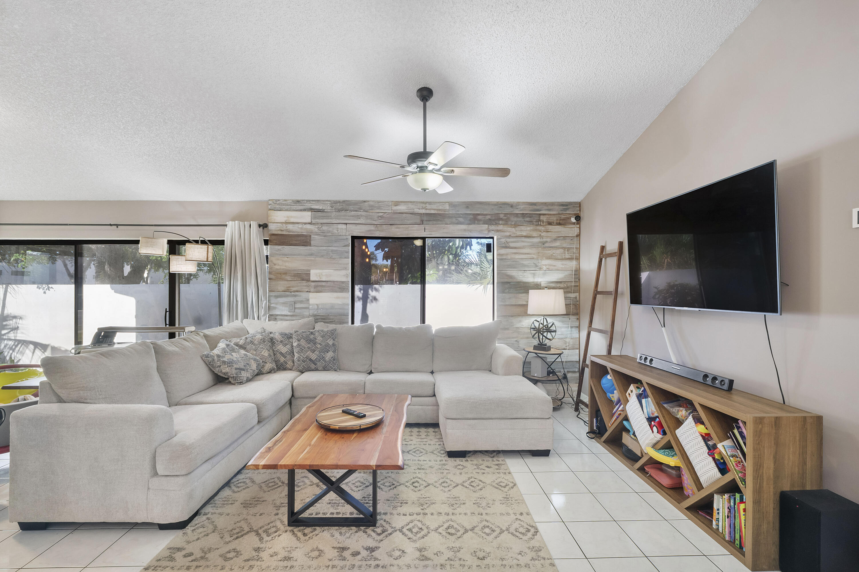 7259 Papaya Way