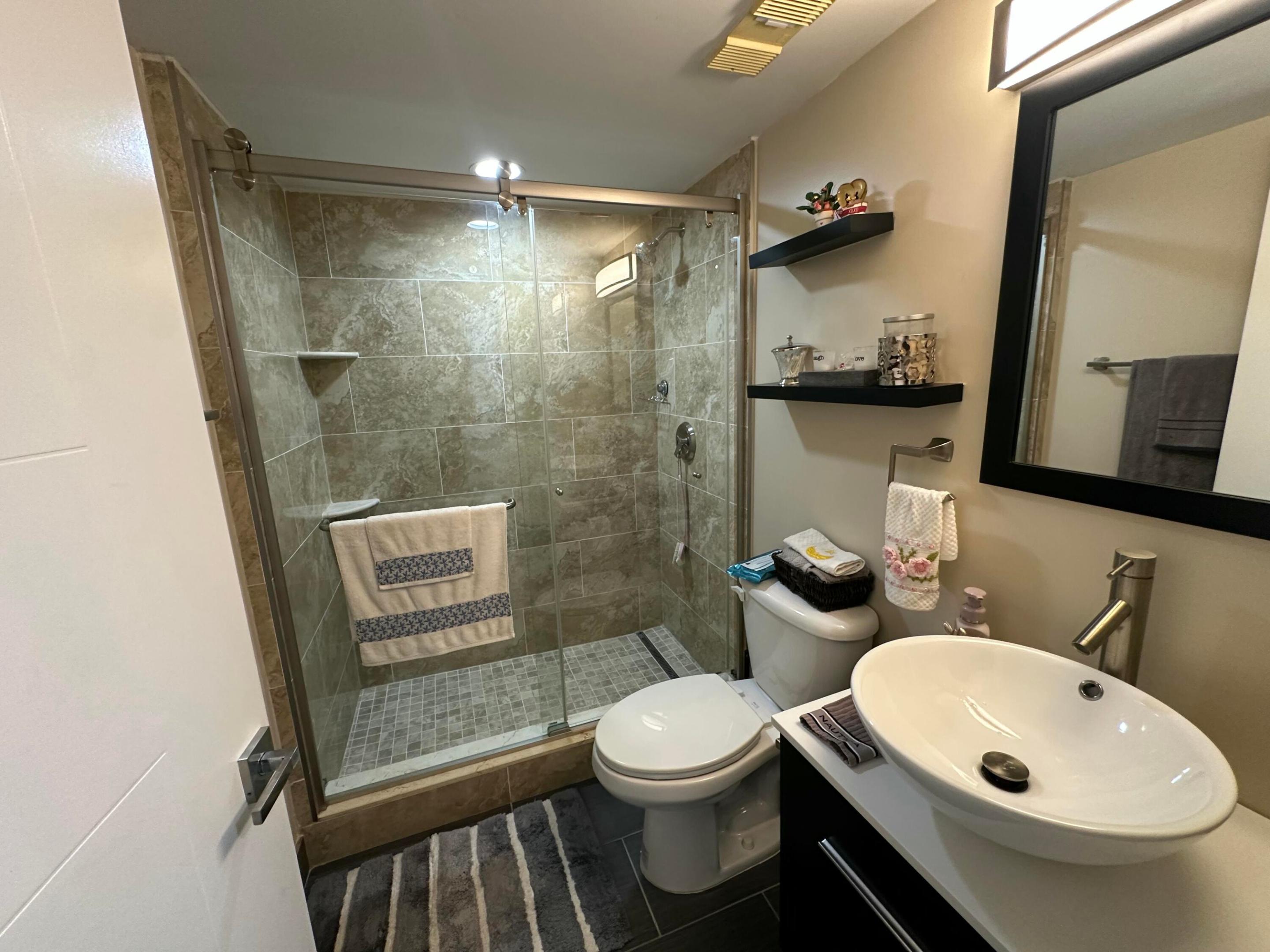 3178 Via Poinciana 307