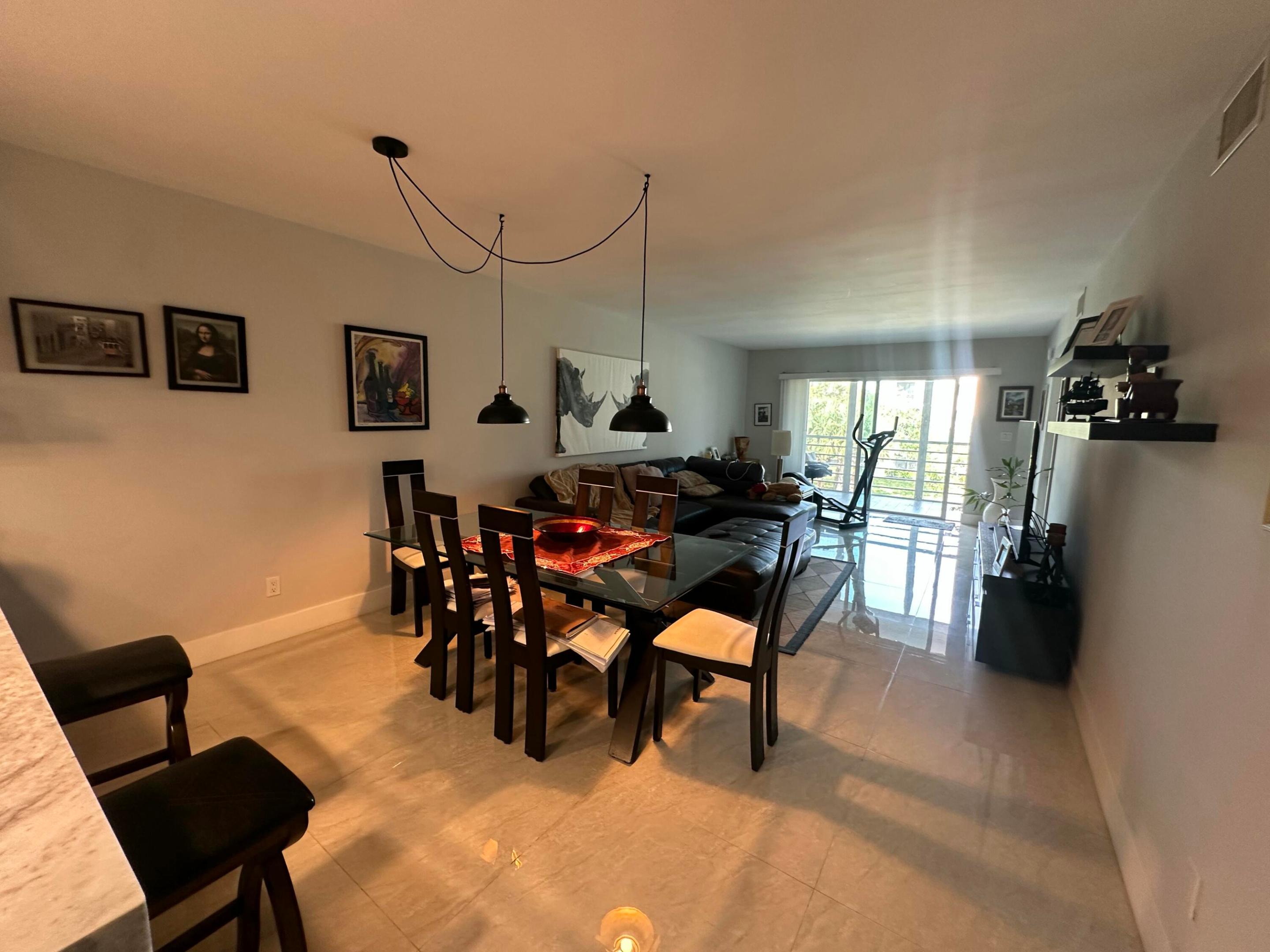 3178 Via Poinciana 307