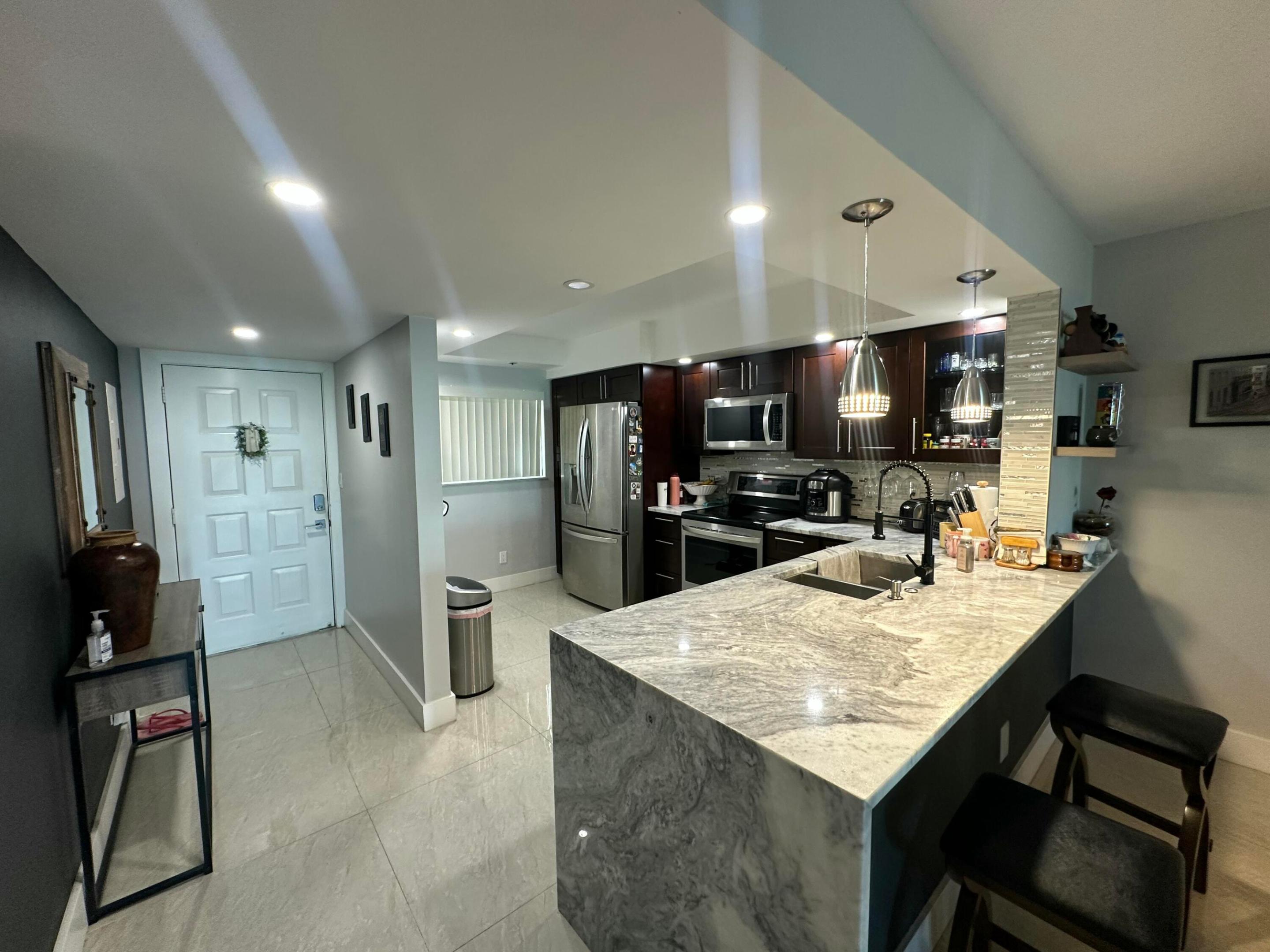 3178 Via Poinciana 307