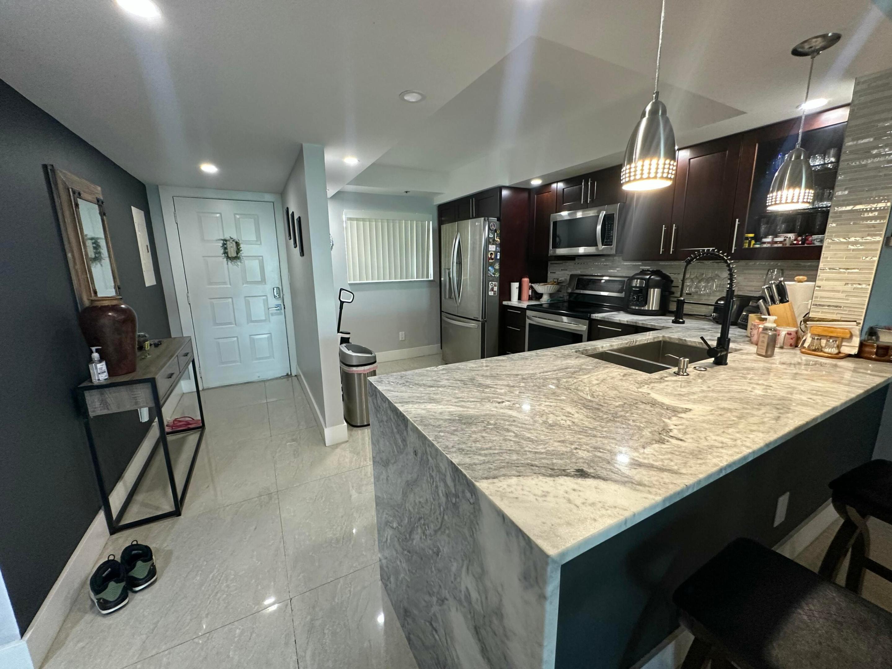 3178 Via Poinciana 307
