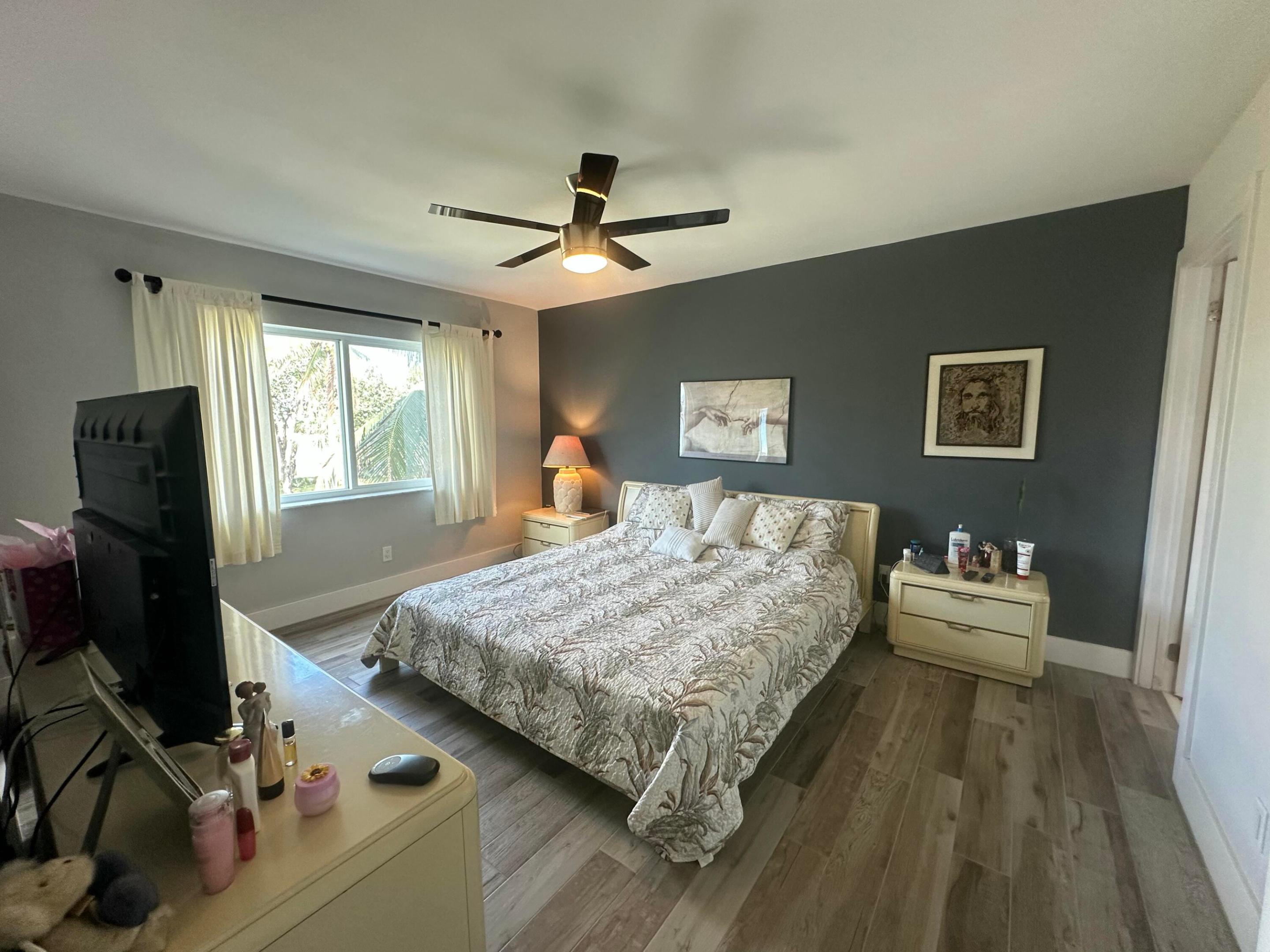 3178 Via Poinciana 307